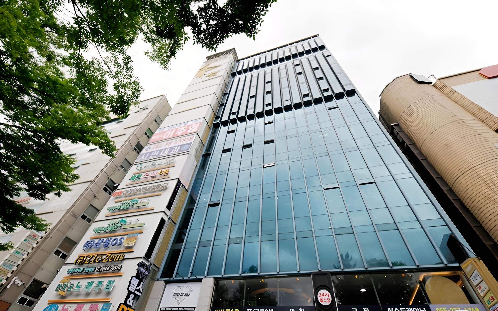 Changwon Bonggokdong Seven