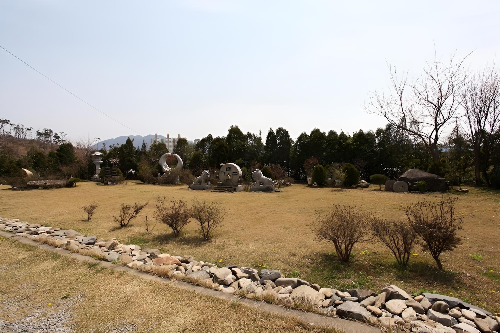 Yesan Grand Motel — 11