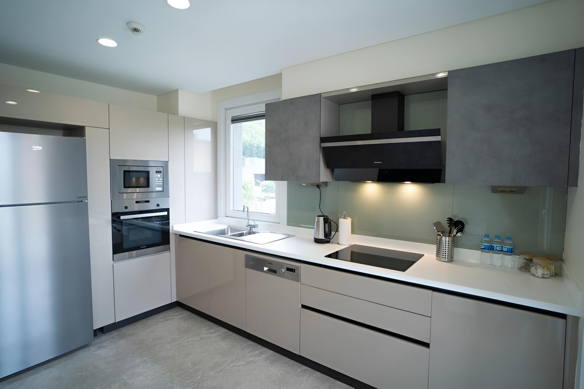 3 B Luxury Apt Near Arena Park AVM