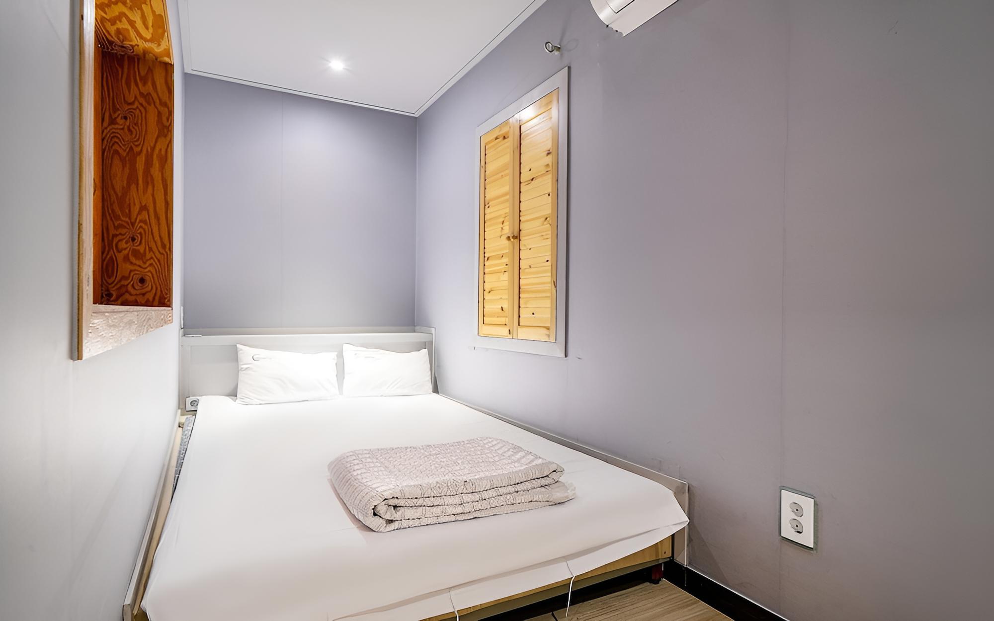 Guri C Hotel