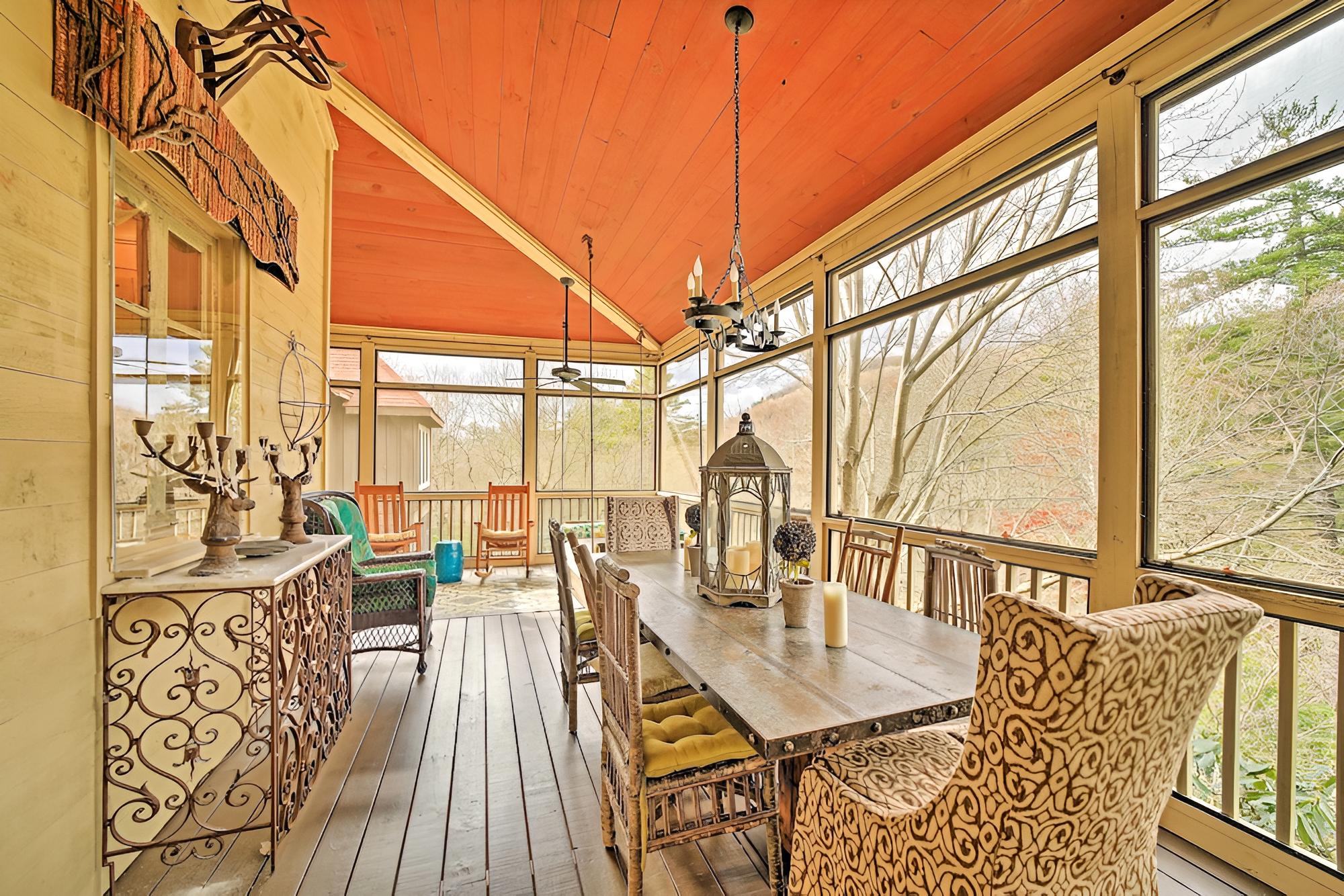 Blue Valley Falls Estate: Chic Highlands Home!