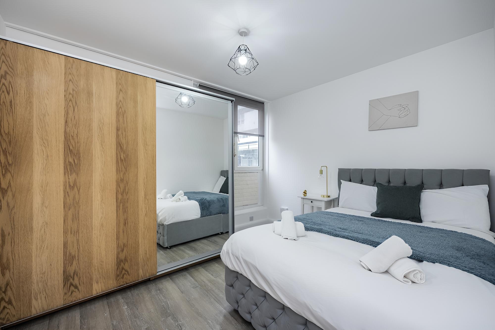 Holiday Square Aparments