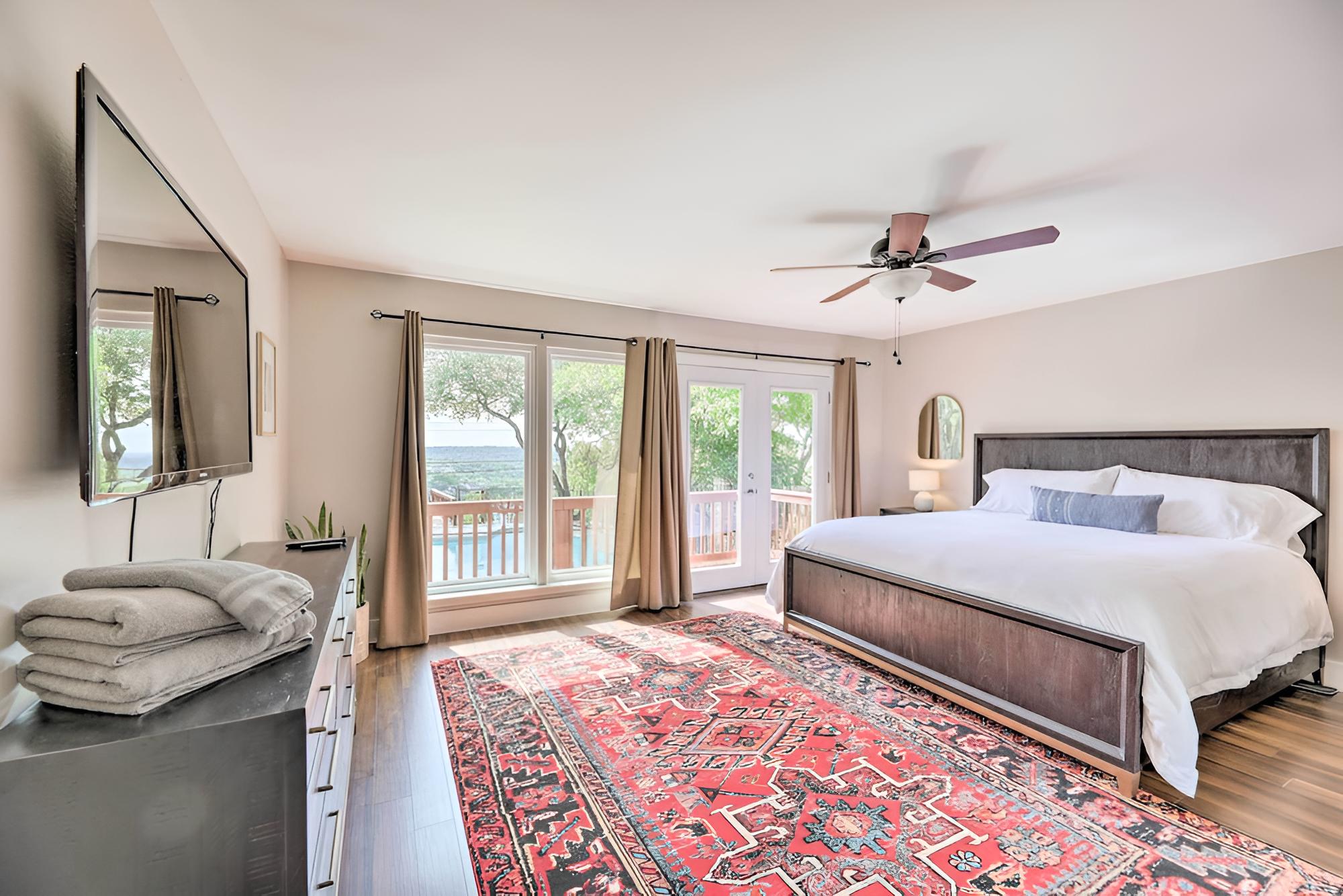 Scenic Austin Escape w/ Pool < 8 Mi to Dtwn!