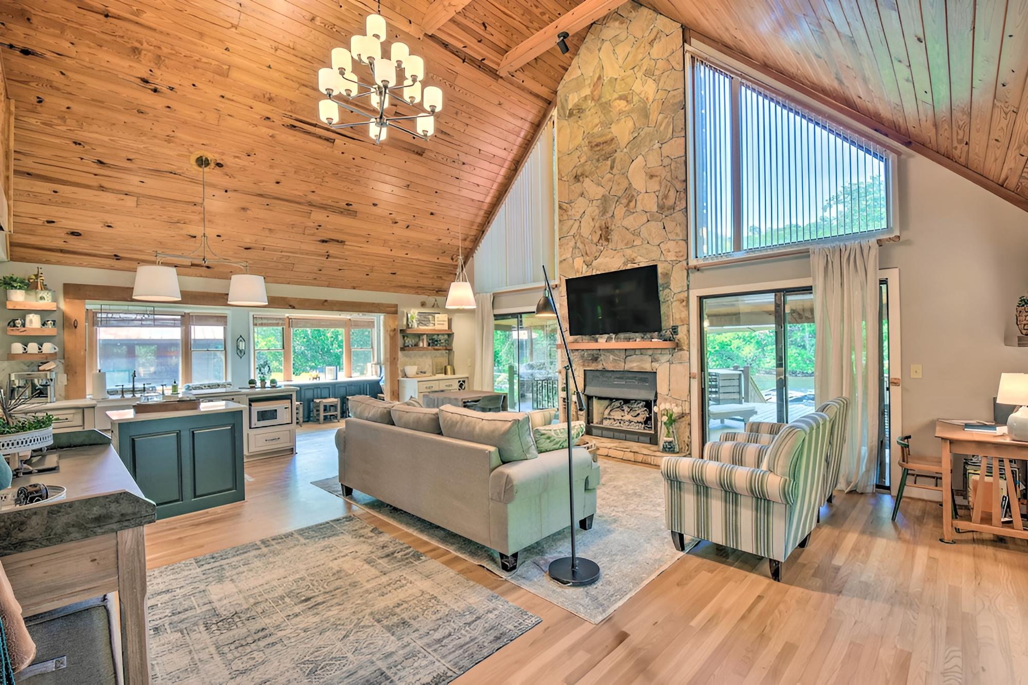 Waterfront Hayesville Home w/ Kayaks & River Views