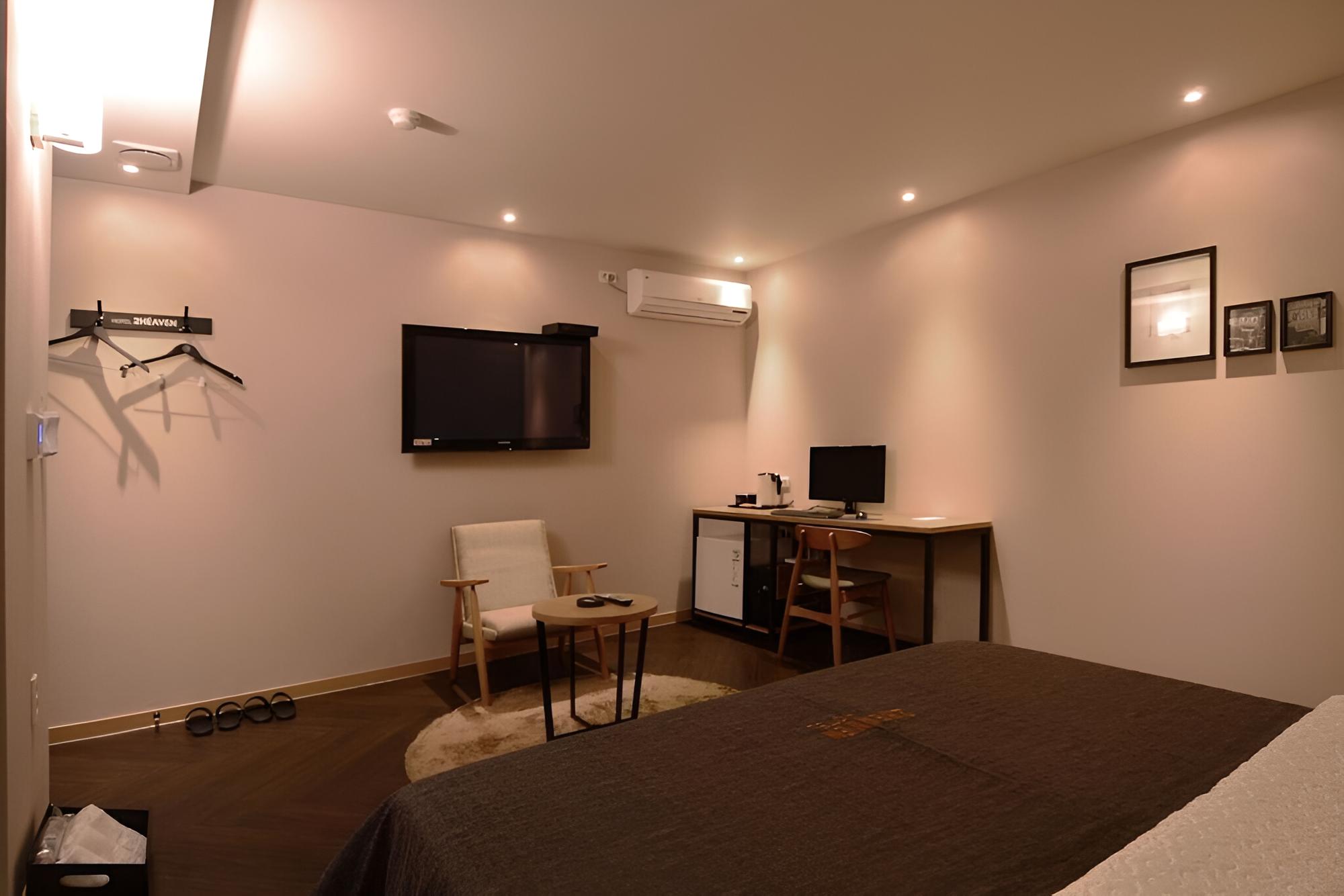 Busan Deokcheon 2heaven Hotel