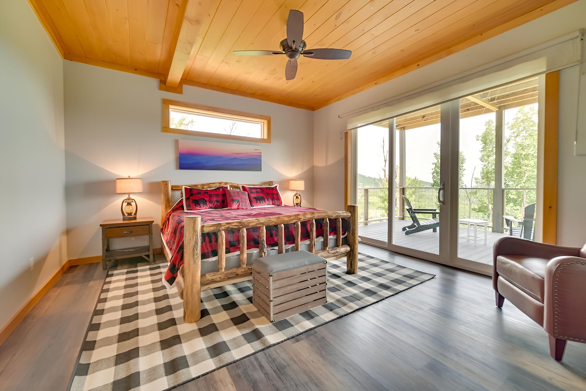 Gatlinburg Overlook w/ Hot Tub + Game Room!