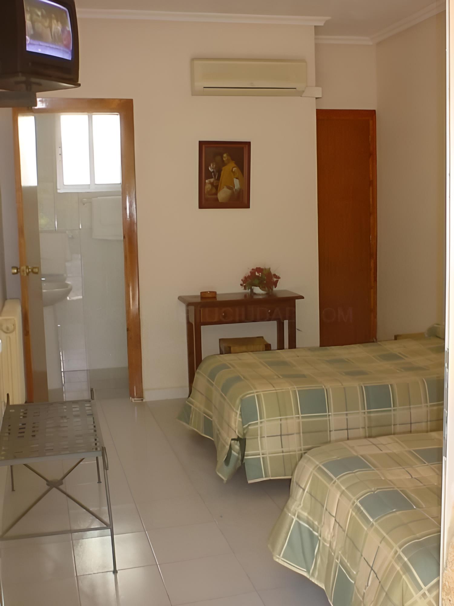 Hostal Las Encinas view 2