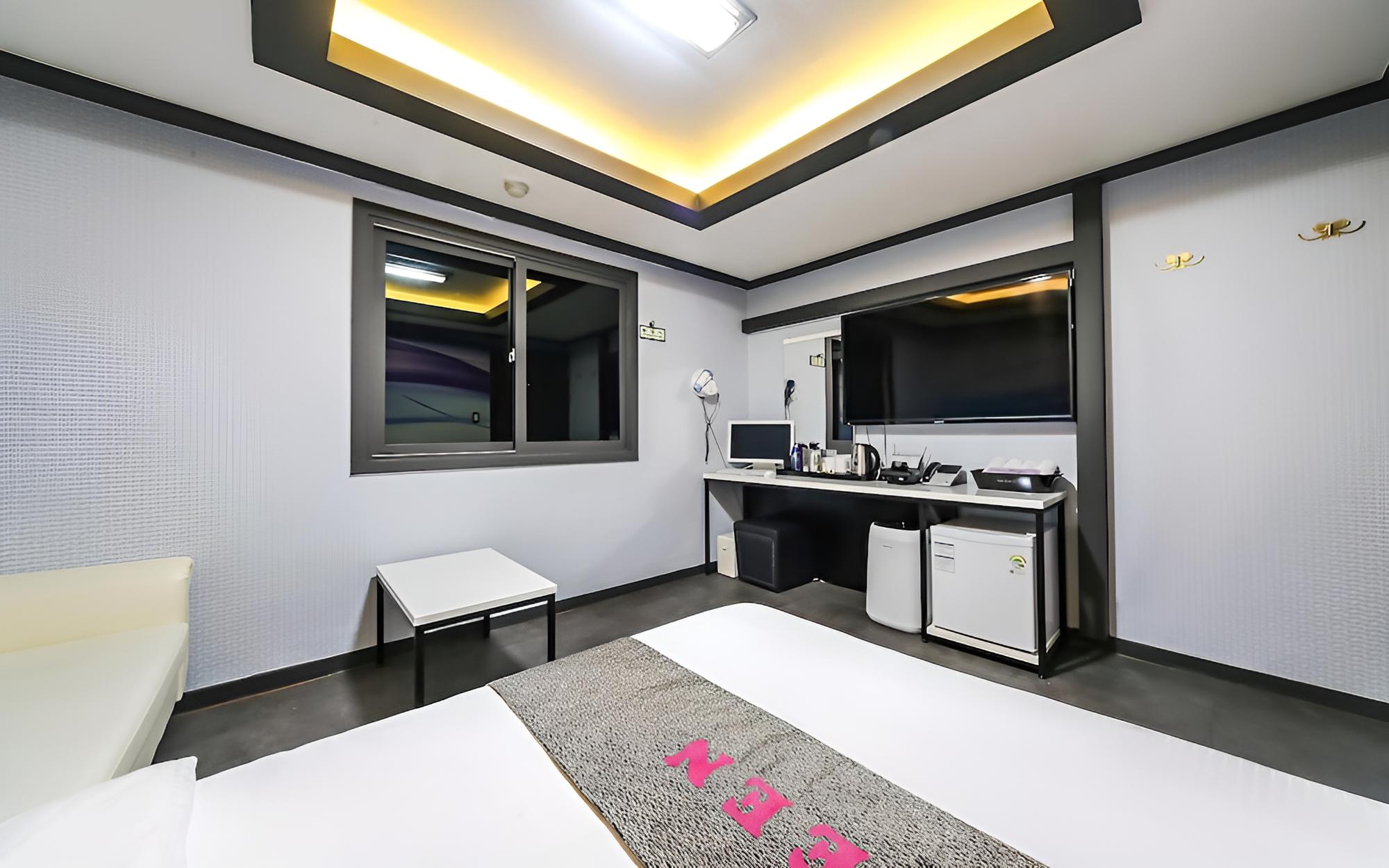 Pohang Youngil Univ Hotel Queens