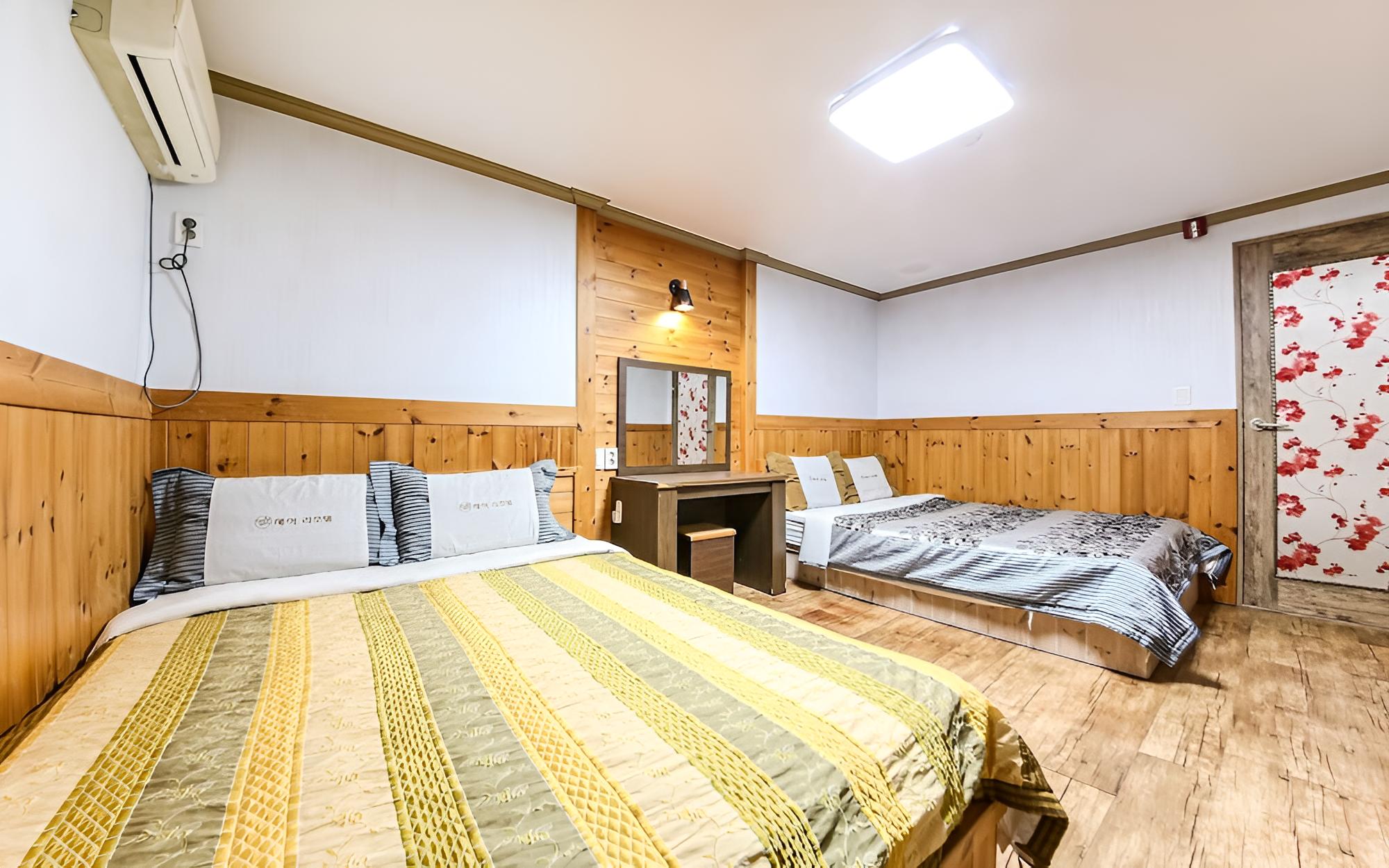Buan Gyeokpo Chaeseok Resotel Oakville