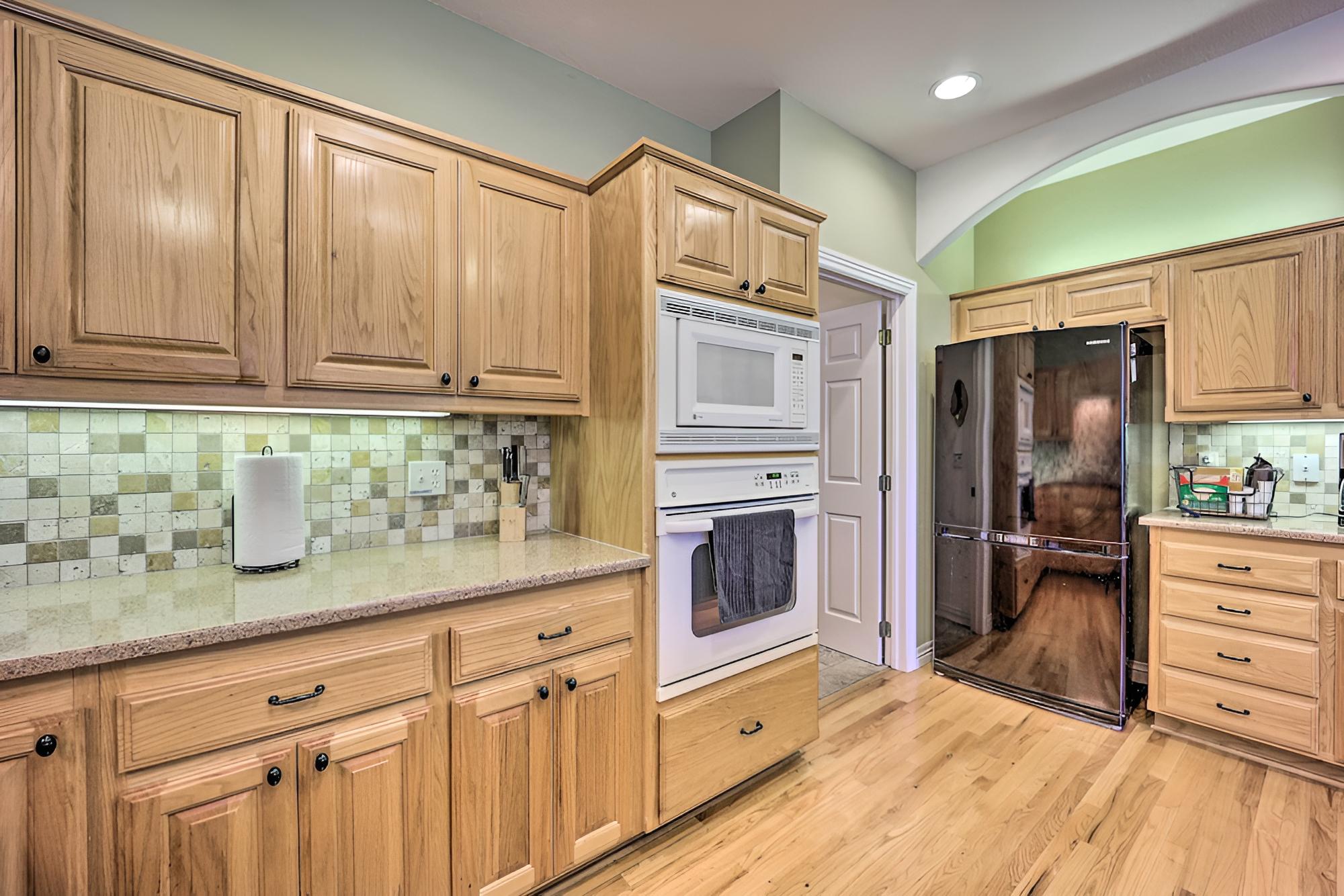Beautiful Bella Vista Home w/ Private Deck!