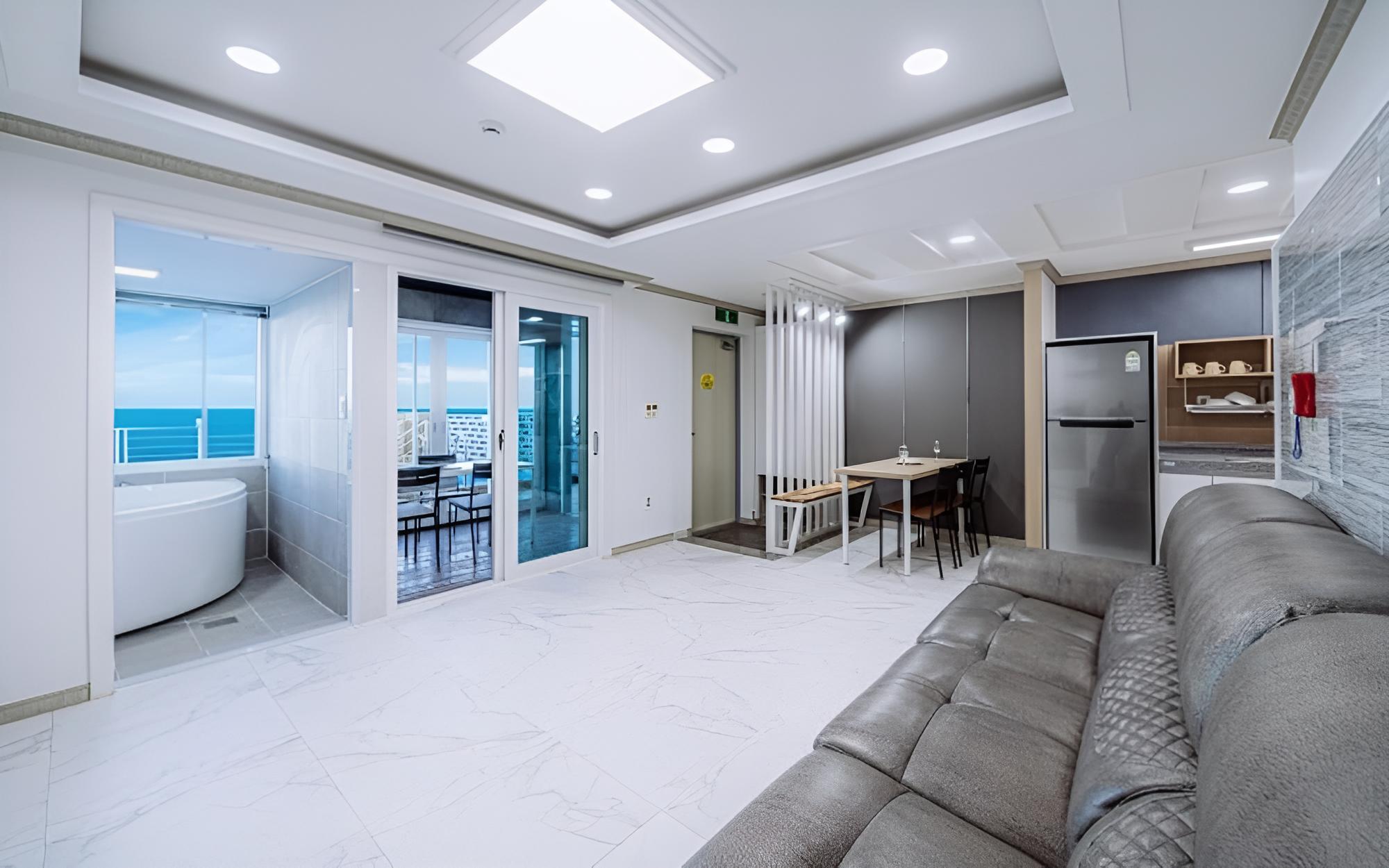 Pohang Cheonnyeonbawi Pension