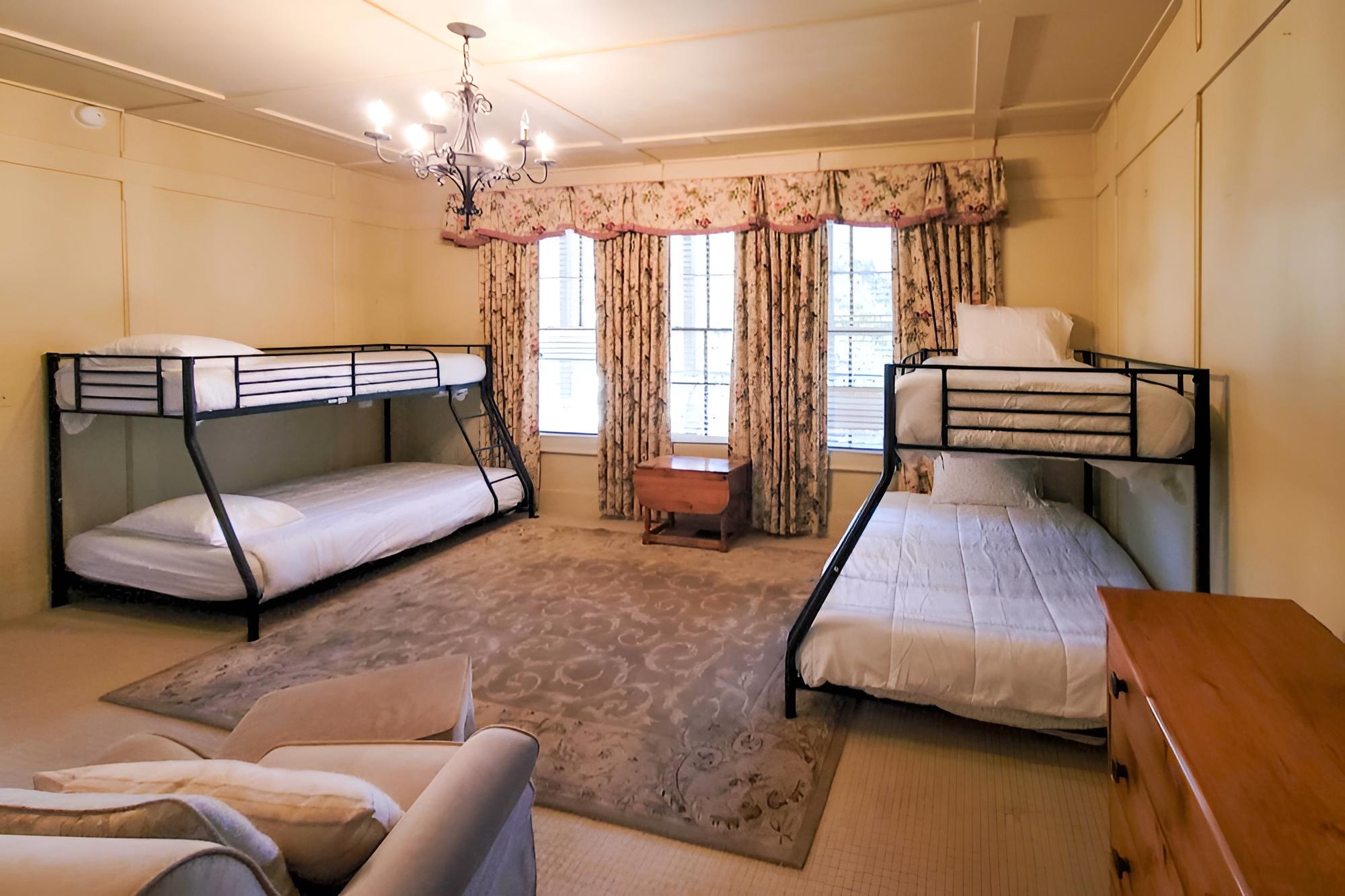 Blue Valley Falls Estate: Chic Highlands Home!