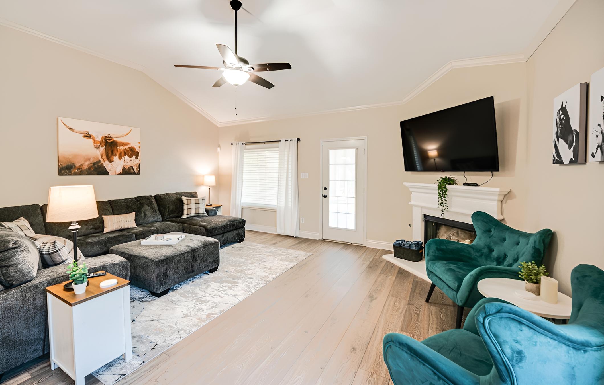 Saginaw Home w/ Fenced Yard: 11 Mi to Fort Worth!