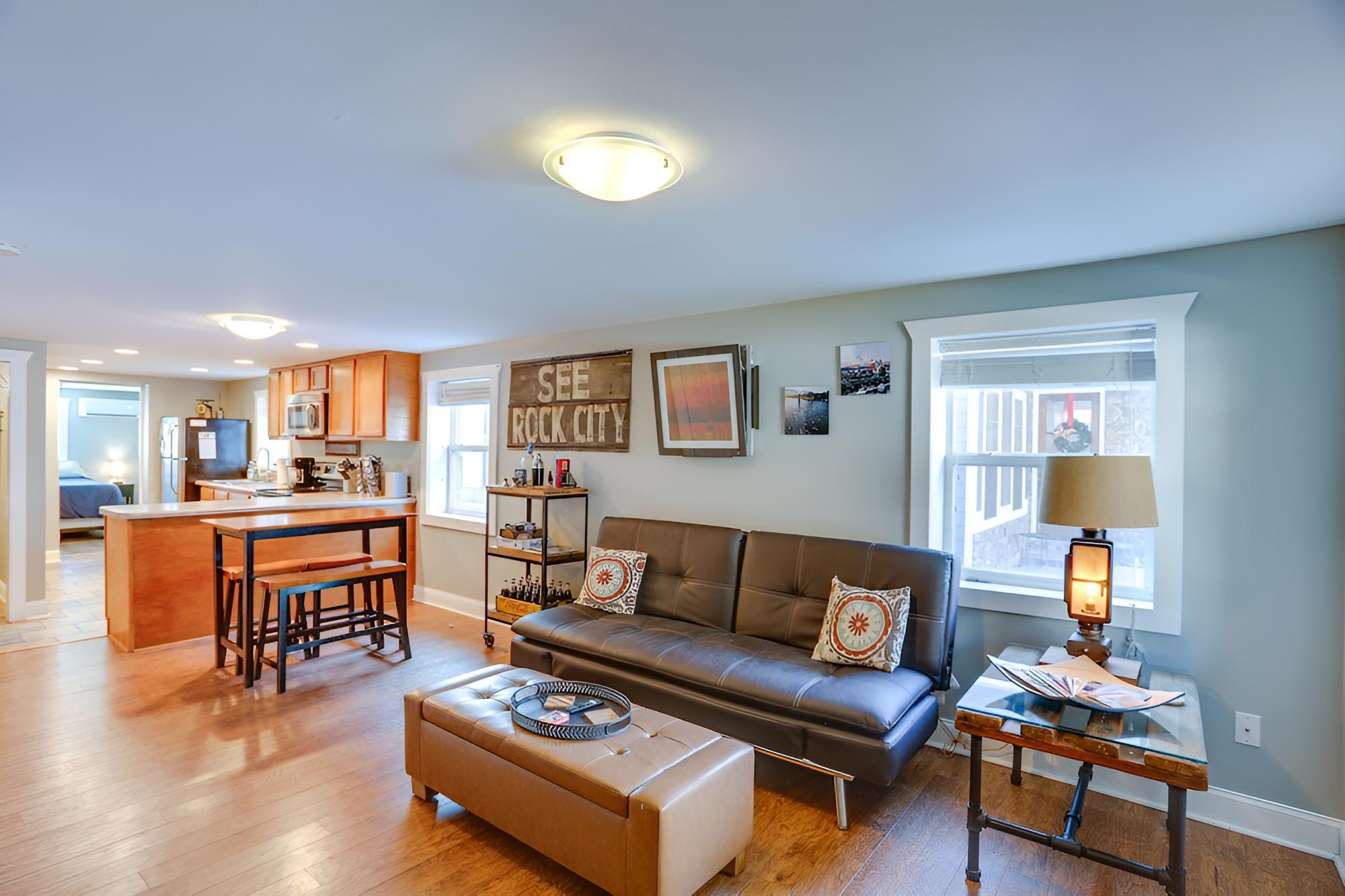 Northshore Duplex: 1 Mi to Downtown Chattanooga!