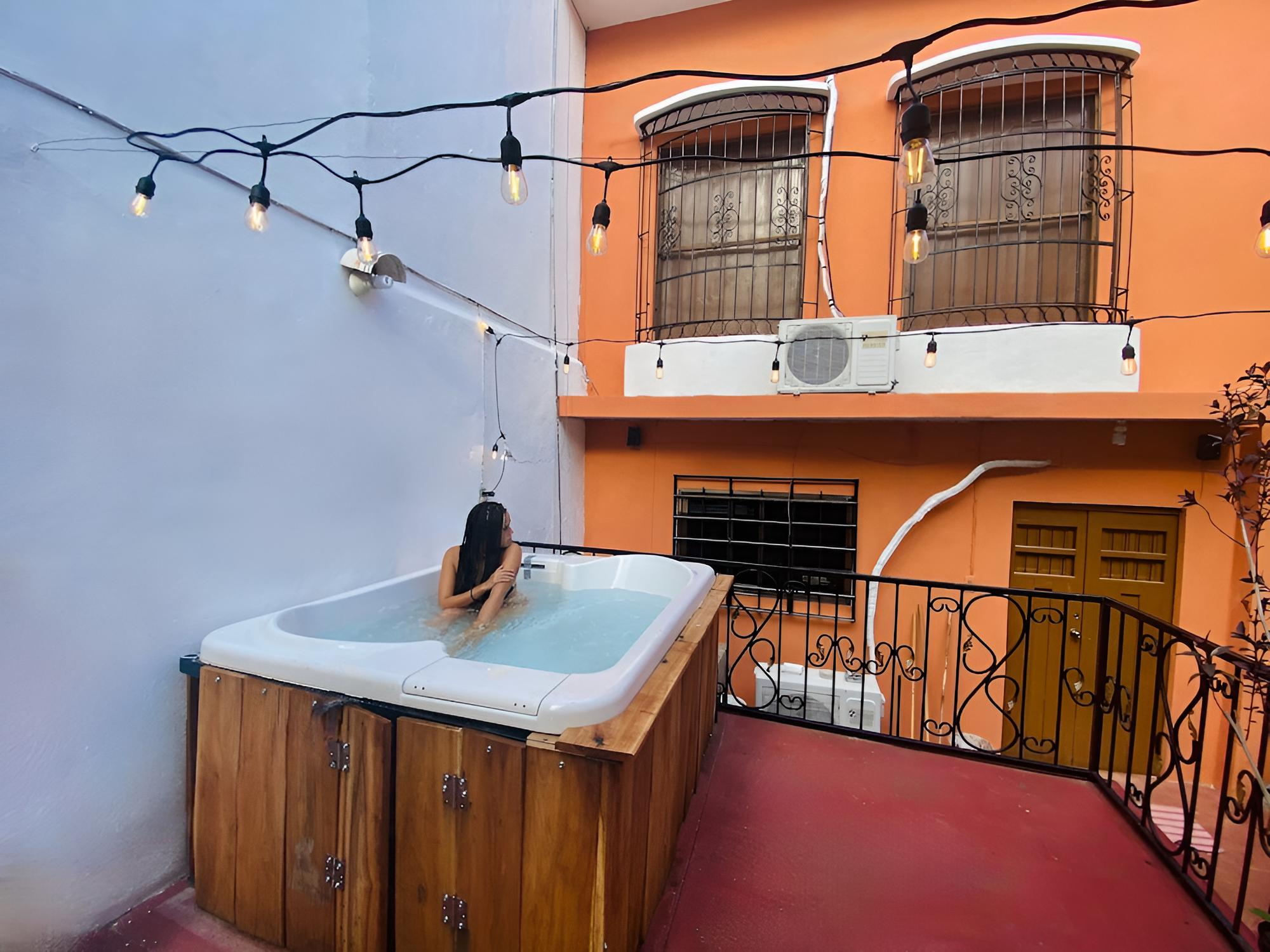 Alena Hostal