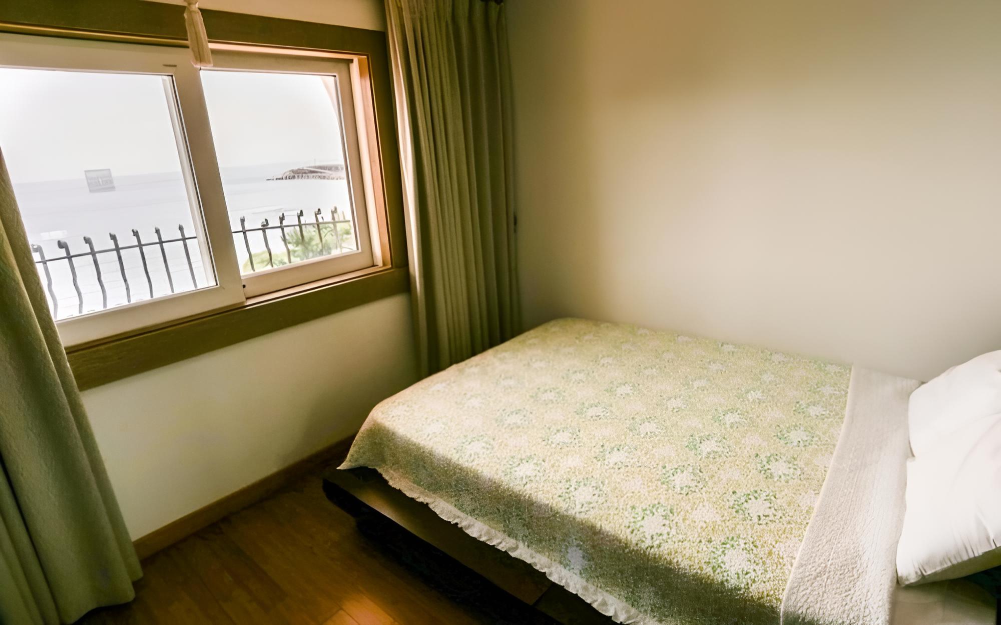 Seoguipo Seaside House Youngbin Pension view 2