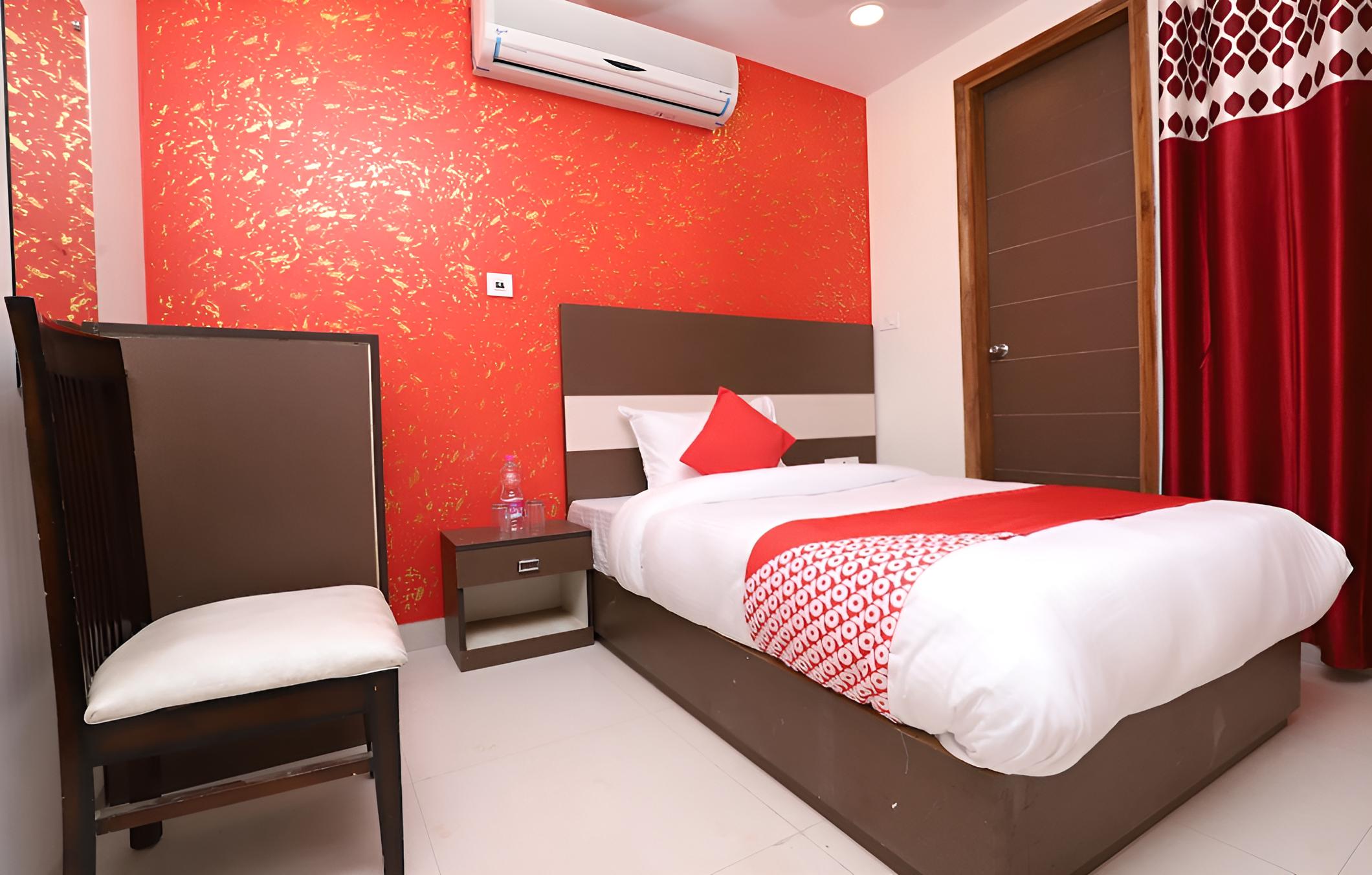 Luxurious Newly Renovated Apartment