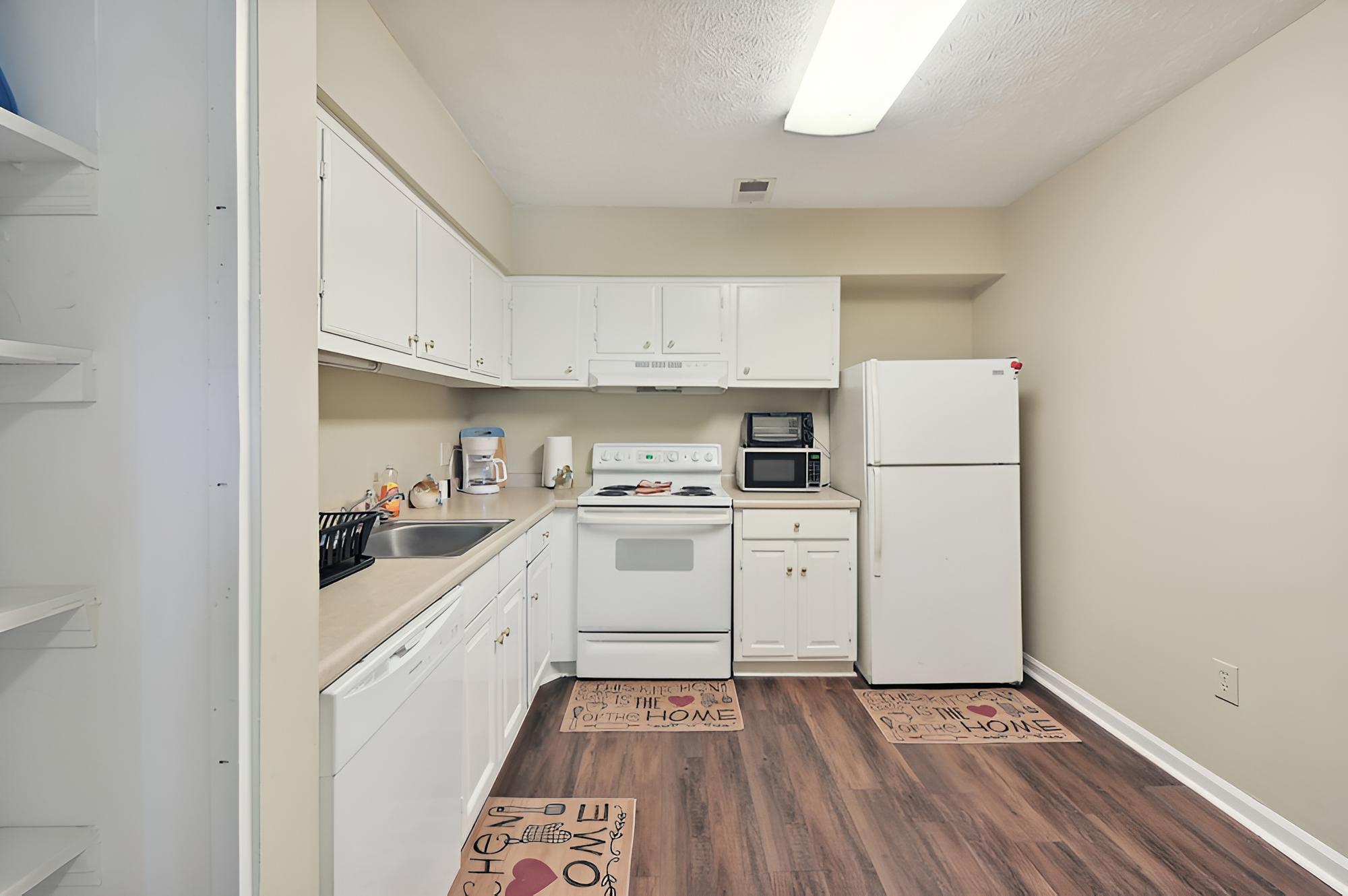 Convenient Athens Condo w/ Patio ~ 3 Mi to Uga!
