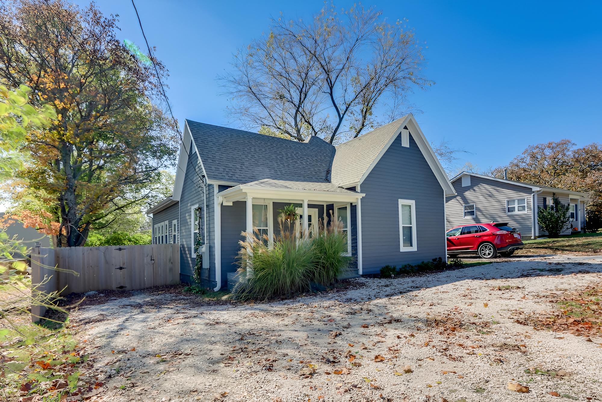 Fayetteville Home: 1 Mi to University of Arkansas!