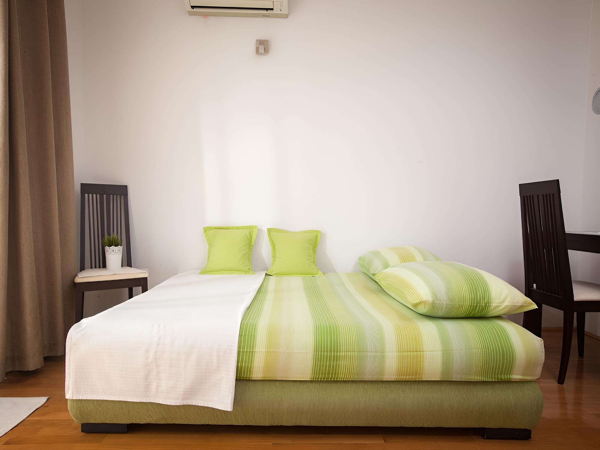 Green - Cosy & Close to the sea - A1 view 2