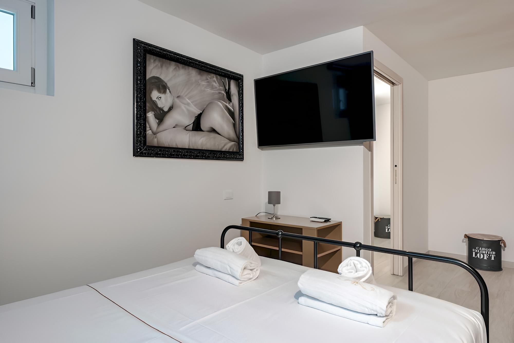 Apt24 - White House With Swimming Pool and Gym 1