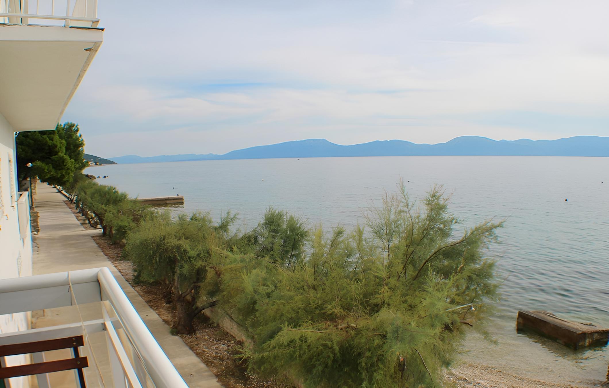 Bale - Right at the Beach - A1 Plaza view 4