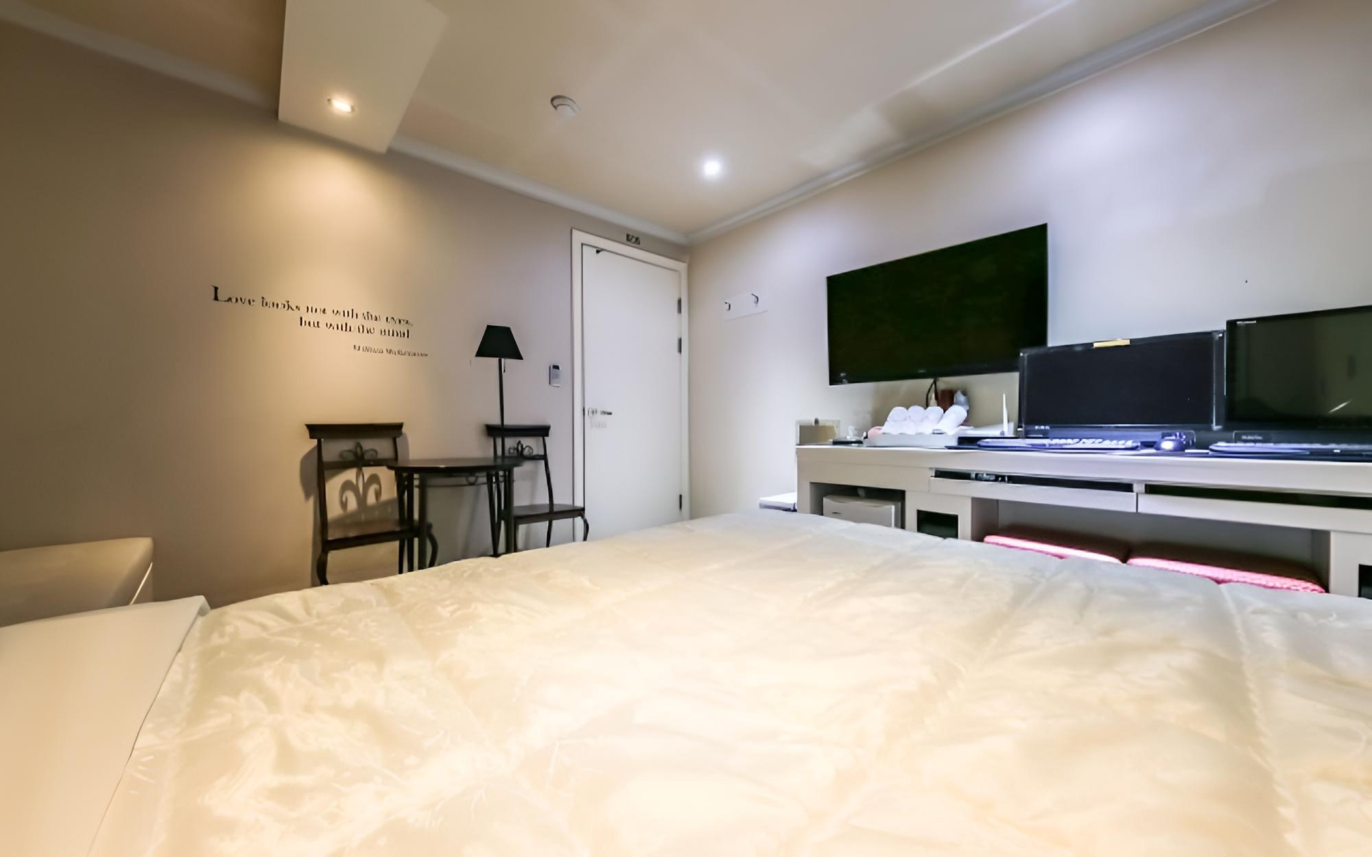 Cheonan Honeymoon Motel — 9
