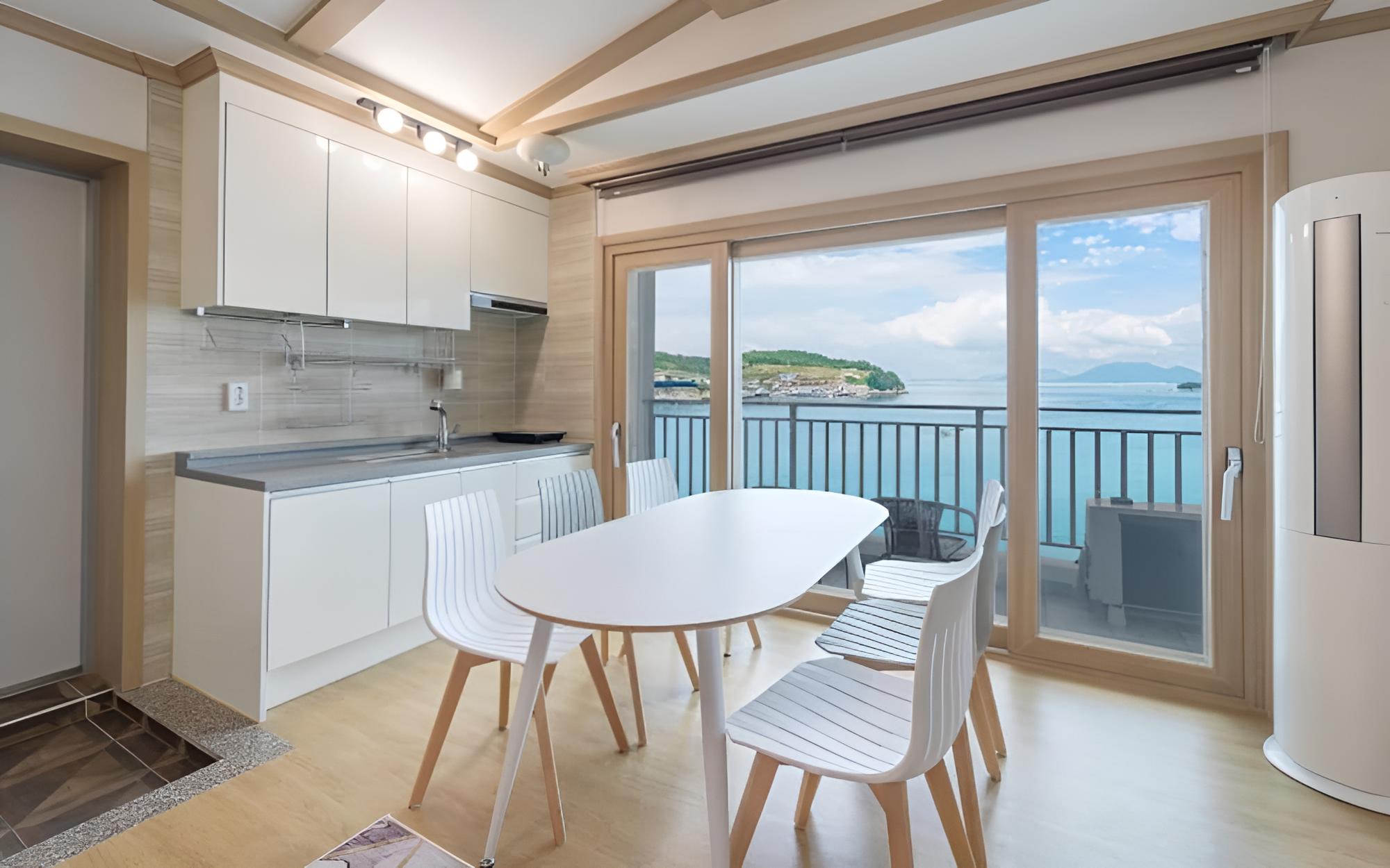 Yeosu Blue Marine Pension