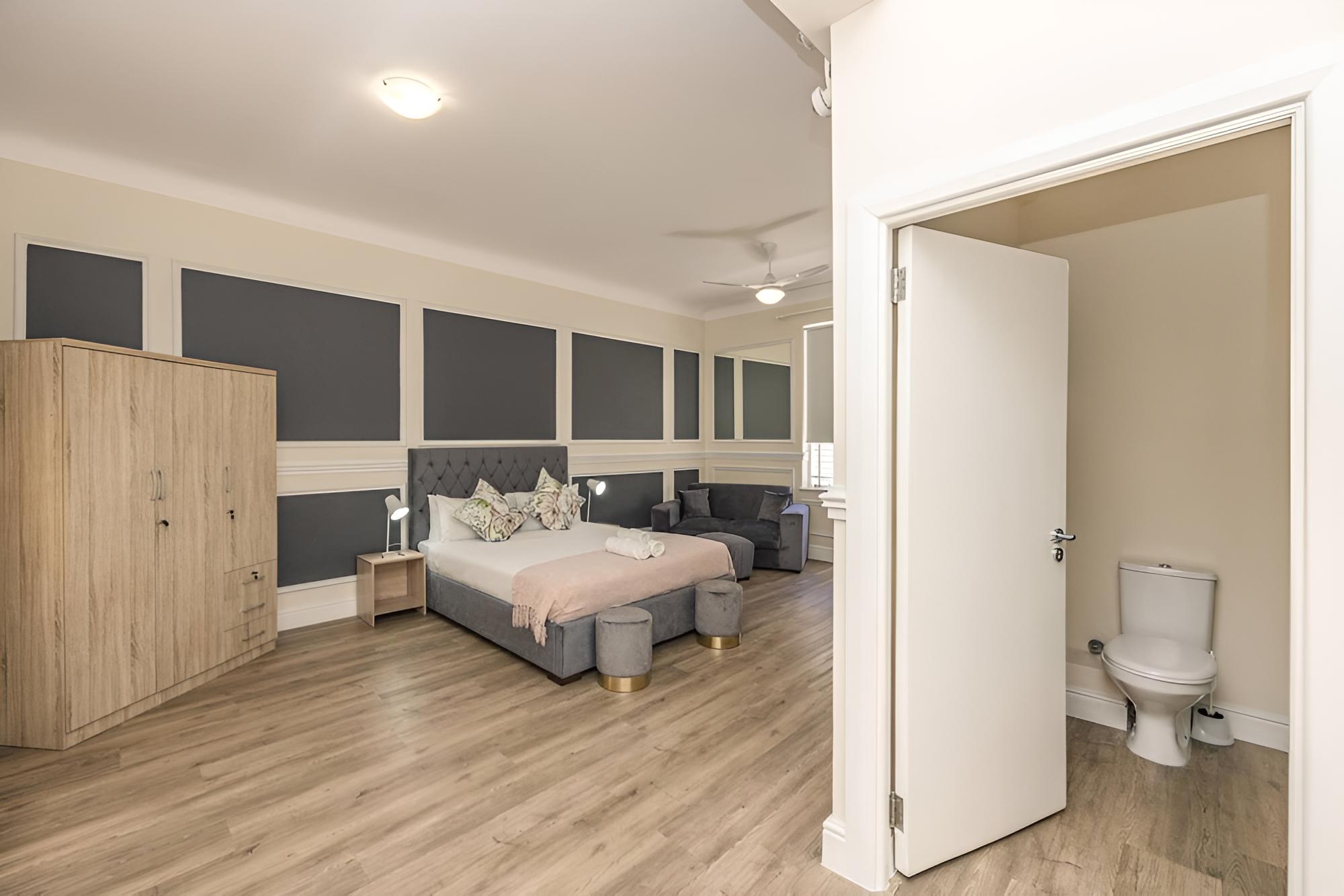 Cape Legacy - Contemporary Studio Suite