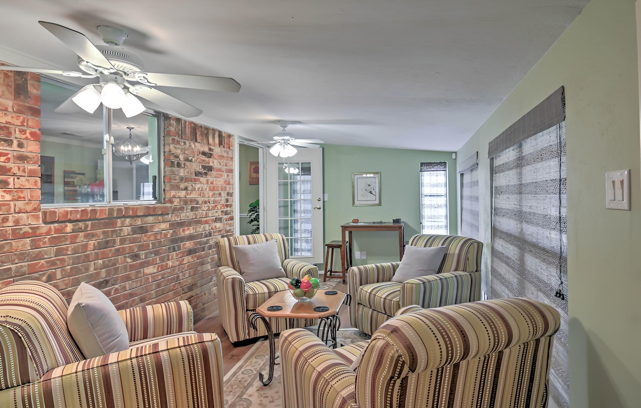 Glen Rose Ranch House - Walk to Downtown!