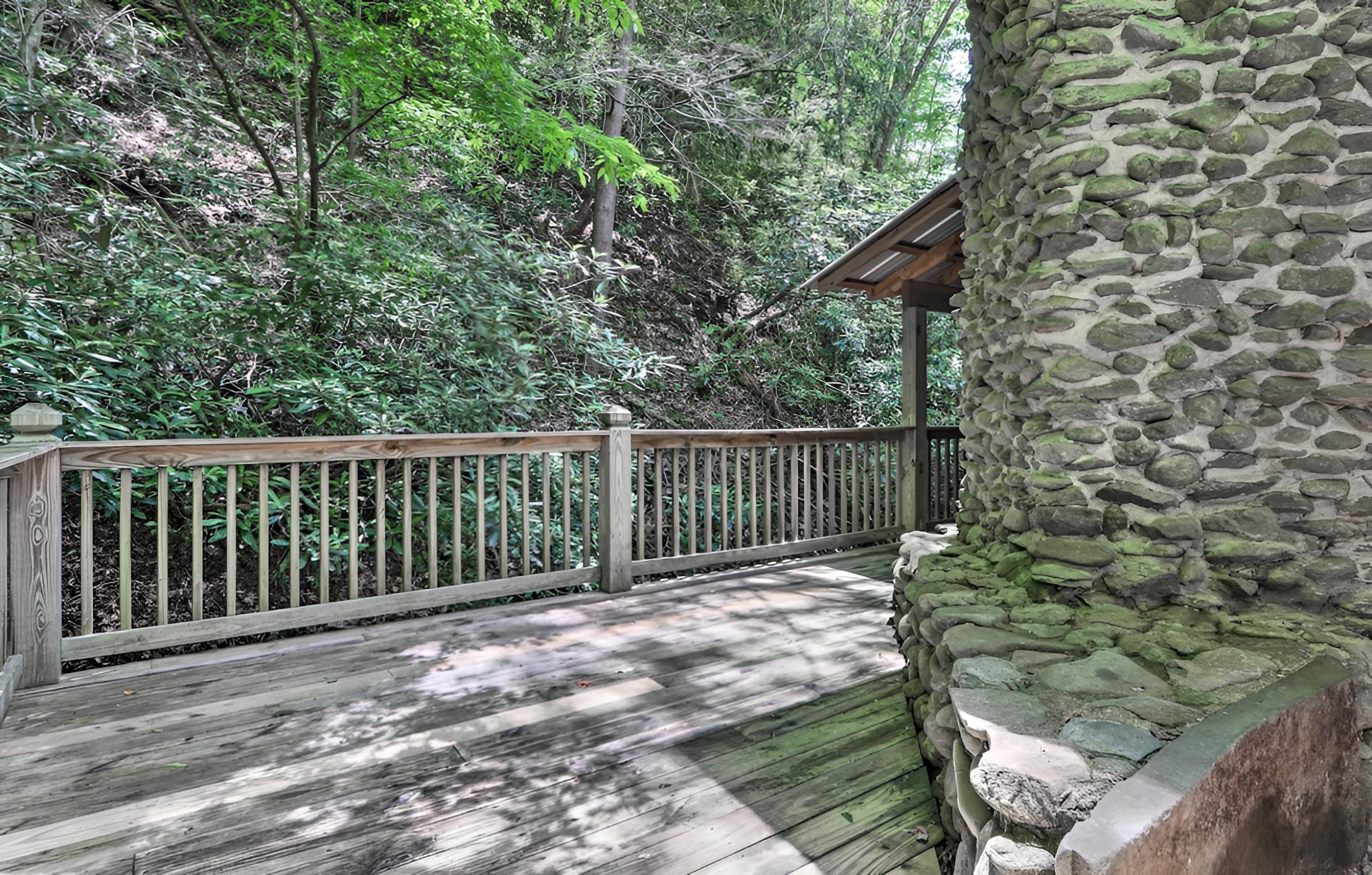 Creekside Smoky Mountain Paradise < 1 Mi to Hiking