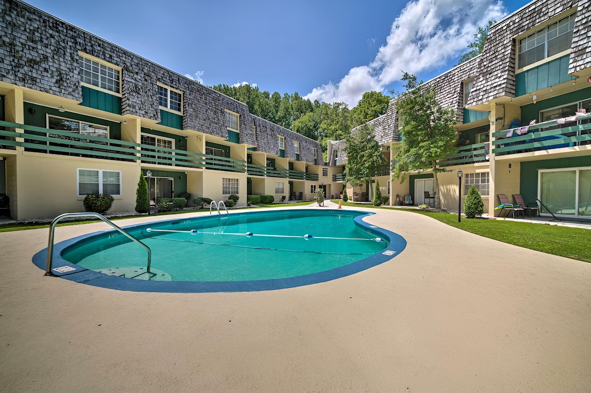 Bright Gatlinburg Condo < 1 Mi to Main Strip!