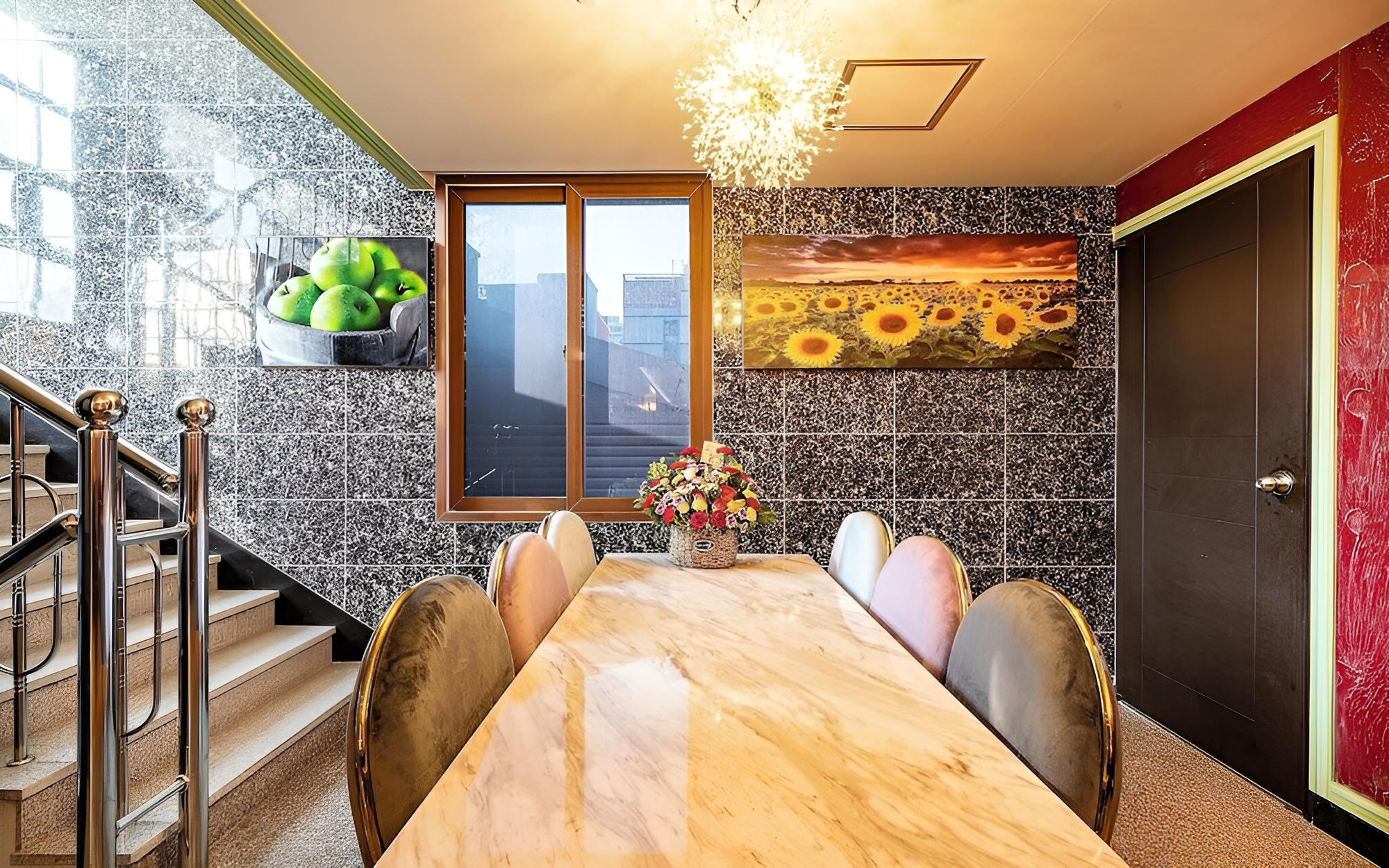 Tongyeong Hotel Ramada view 5