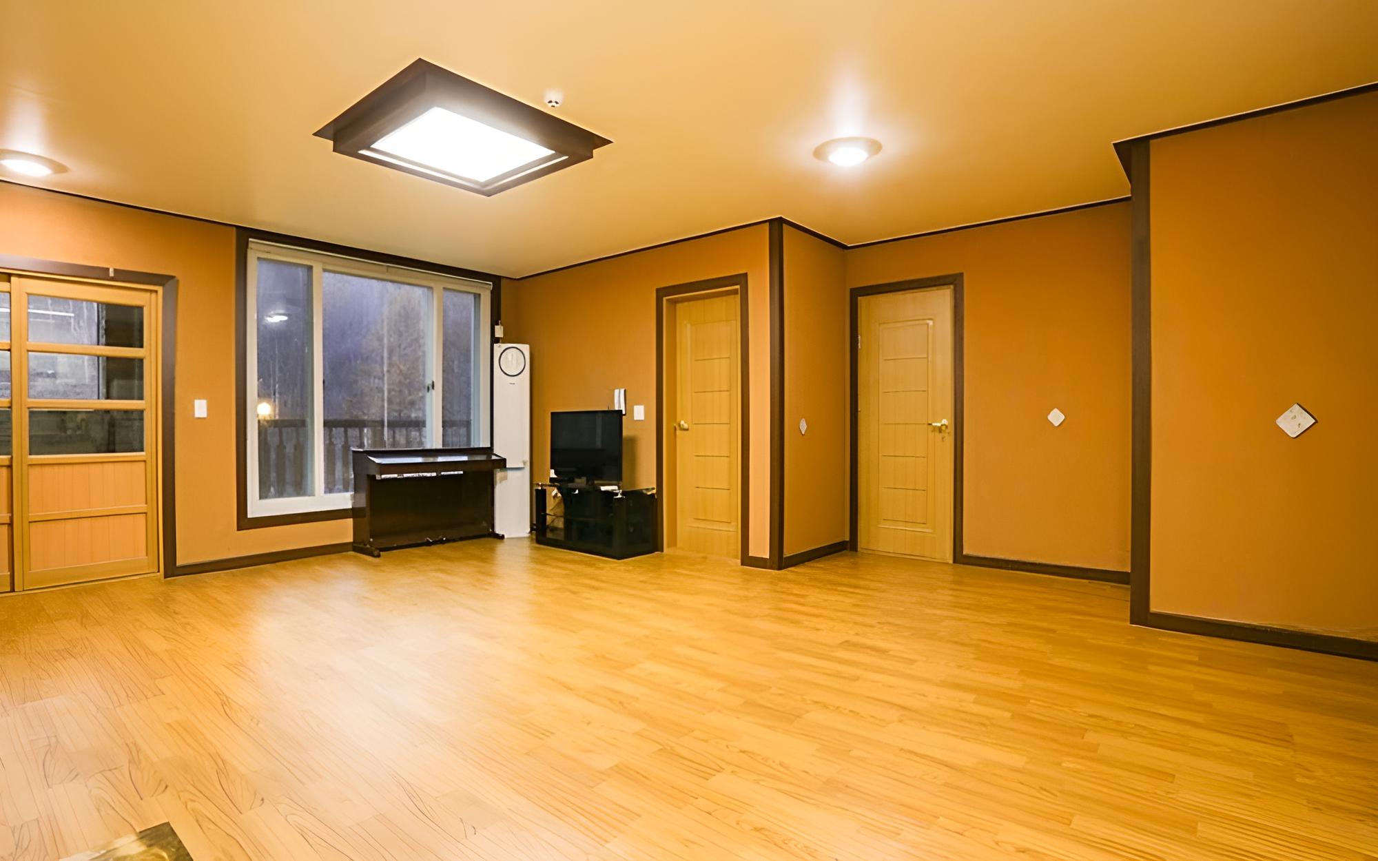 Yangpyeong Jajangnamu Sup Pension