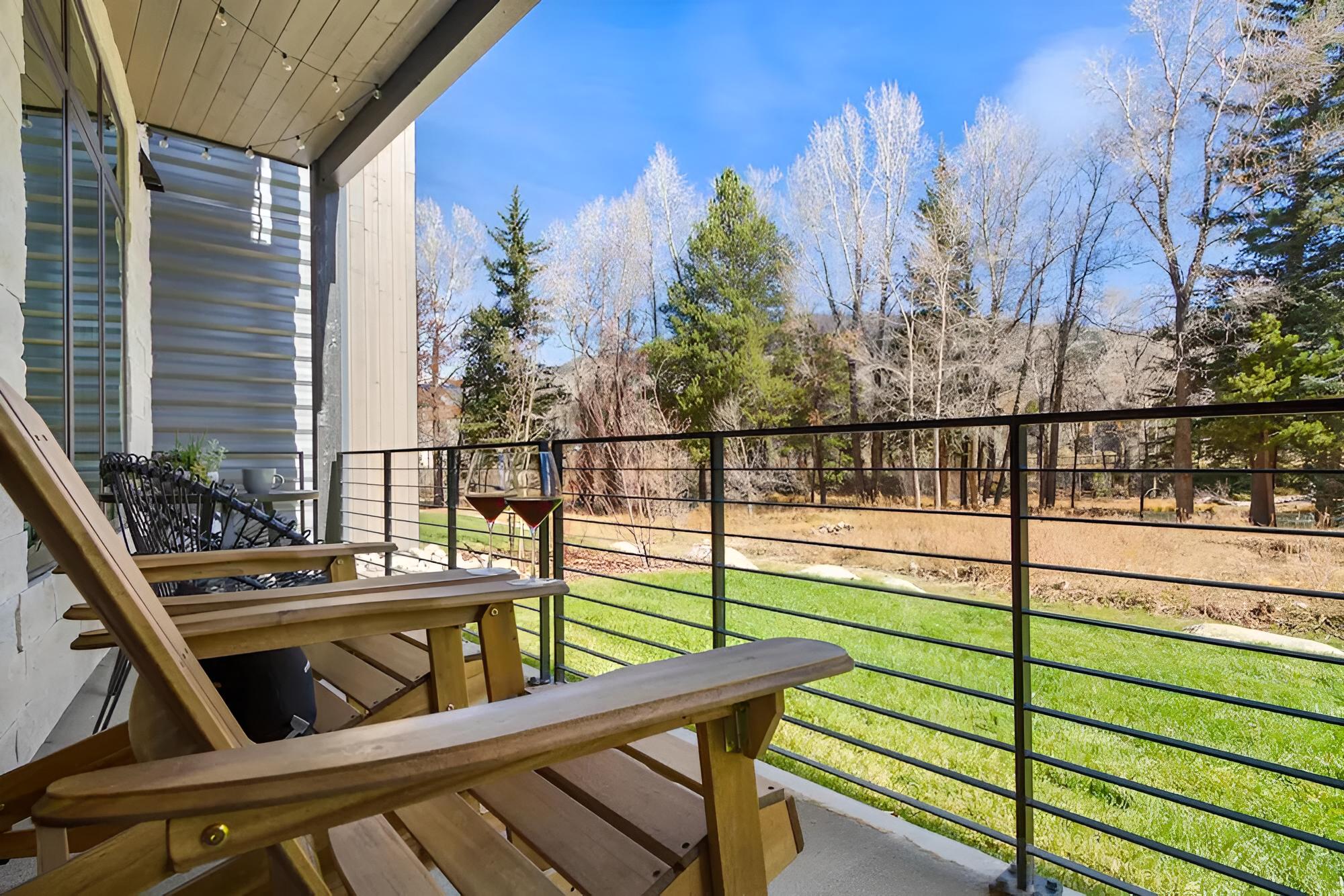New Luxury Condo River View Sounds Patio Hot Tub, Bilde 16