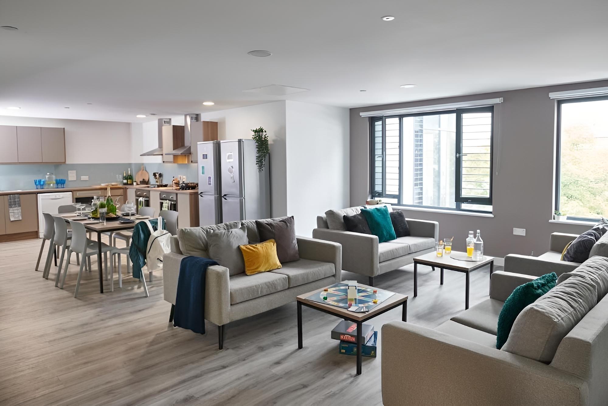 Bright Ensuite Rooms in CARDIFF