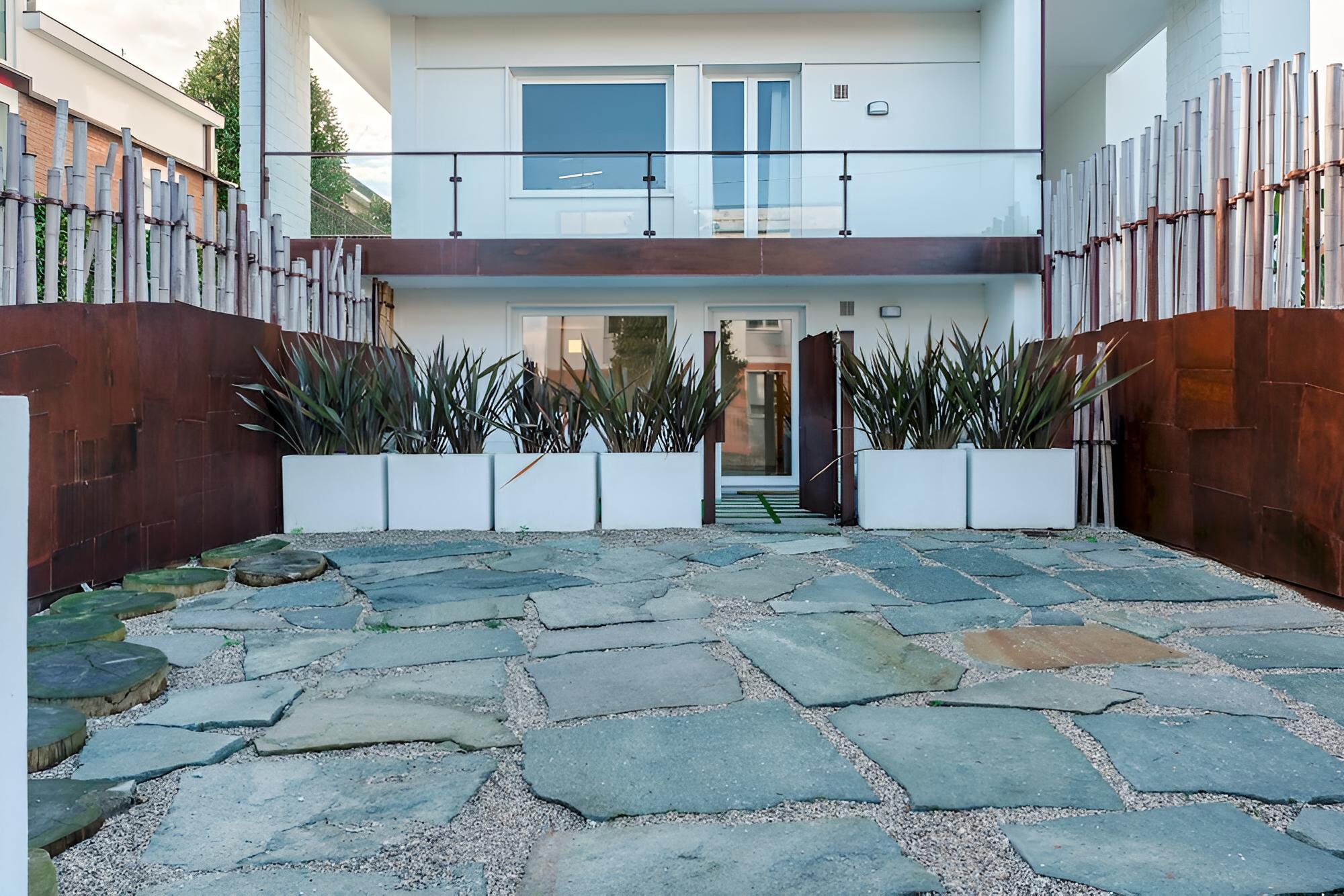 Apt24 - White House With Swimming Pool and Gym 1
