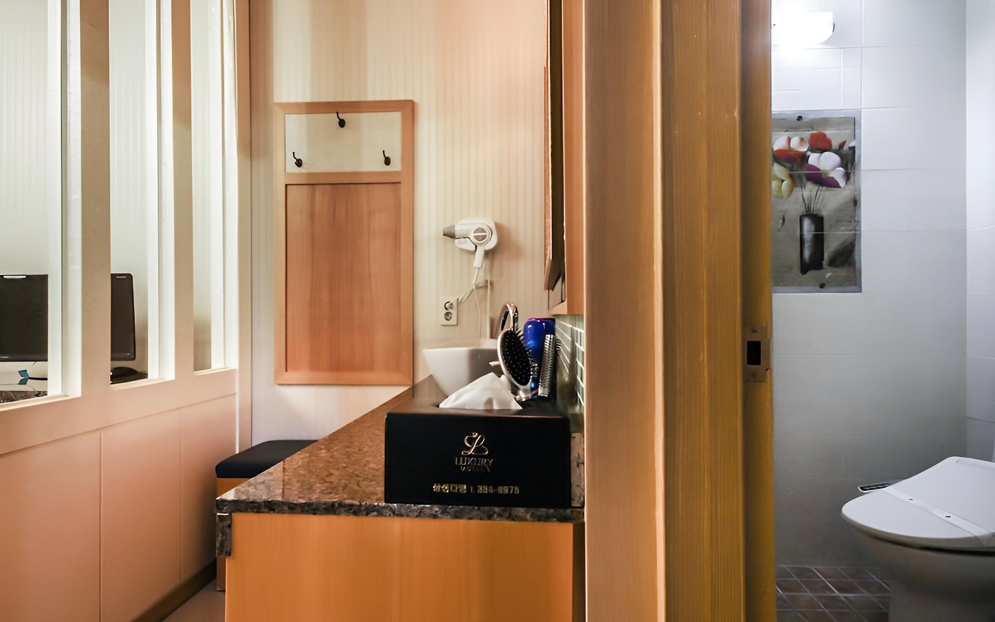 Gwangju Sangmu Luxury Hotel