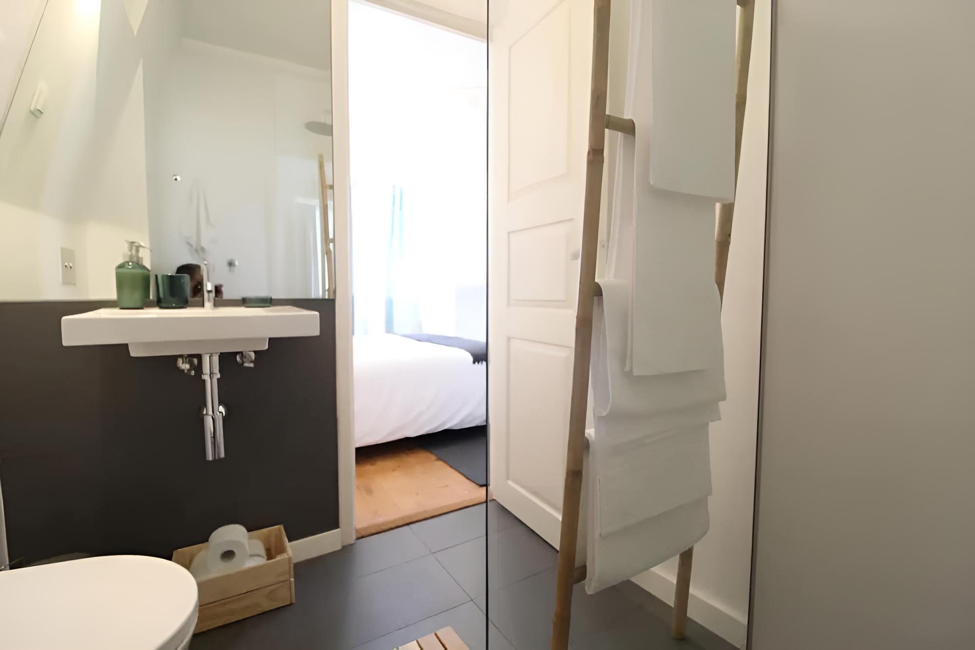 Bright 1 BD W/ Lovely Balcony in Lisbon