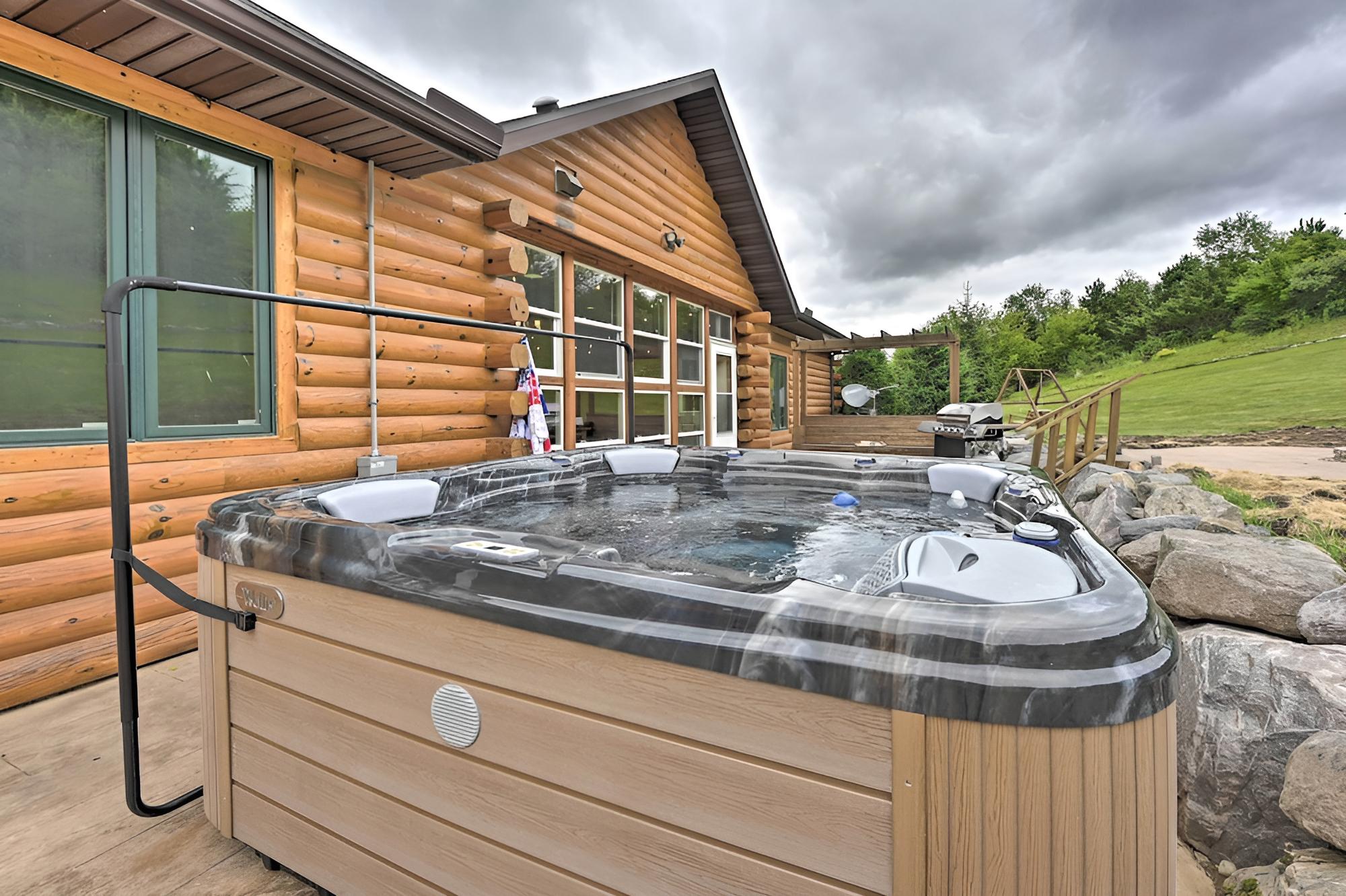 Hillside Hideaway w/ Hot Tub & Heated Patio!