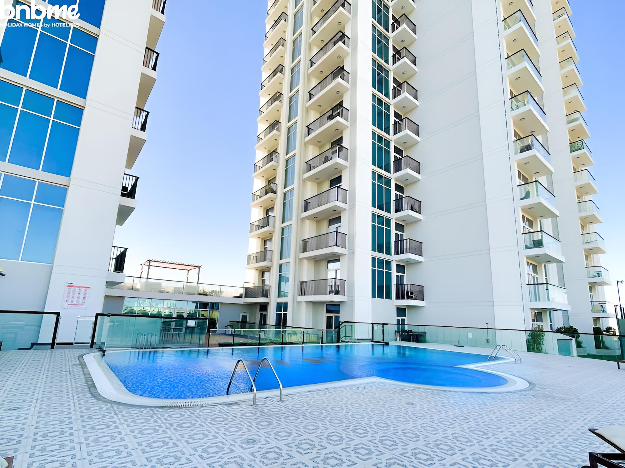 ST-Glamz-812 by bnbme homes
