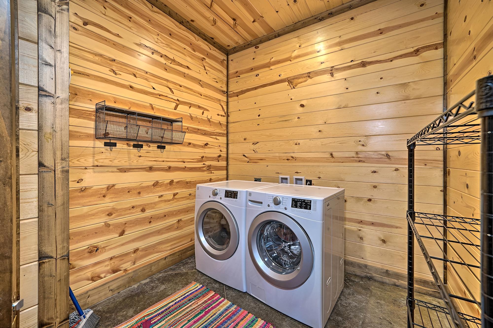 Broken Bow Cabin w/ Hot Tub & Game Room!