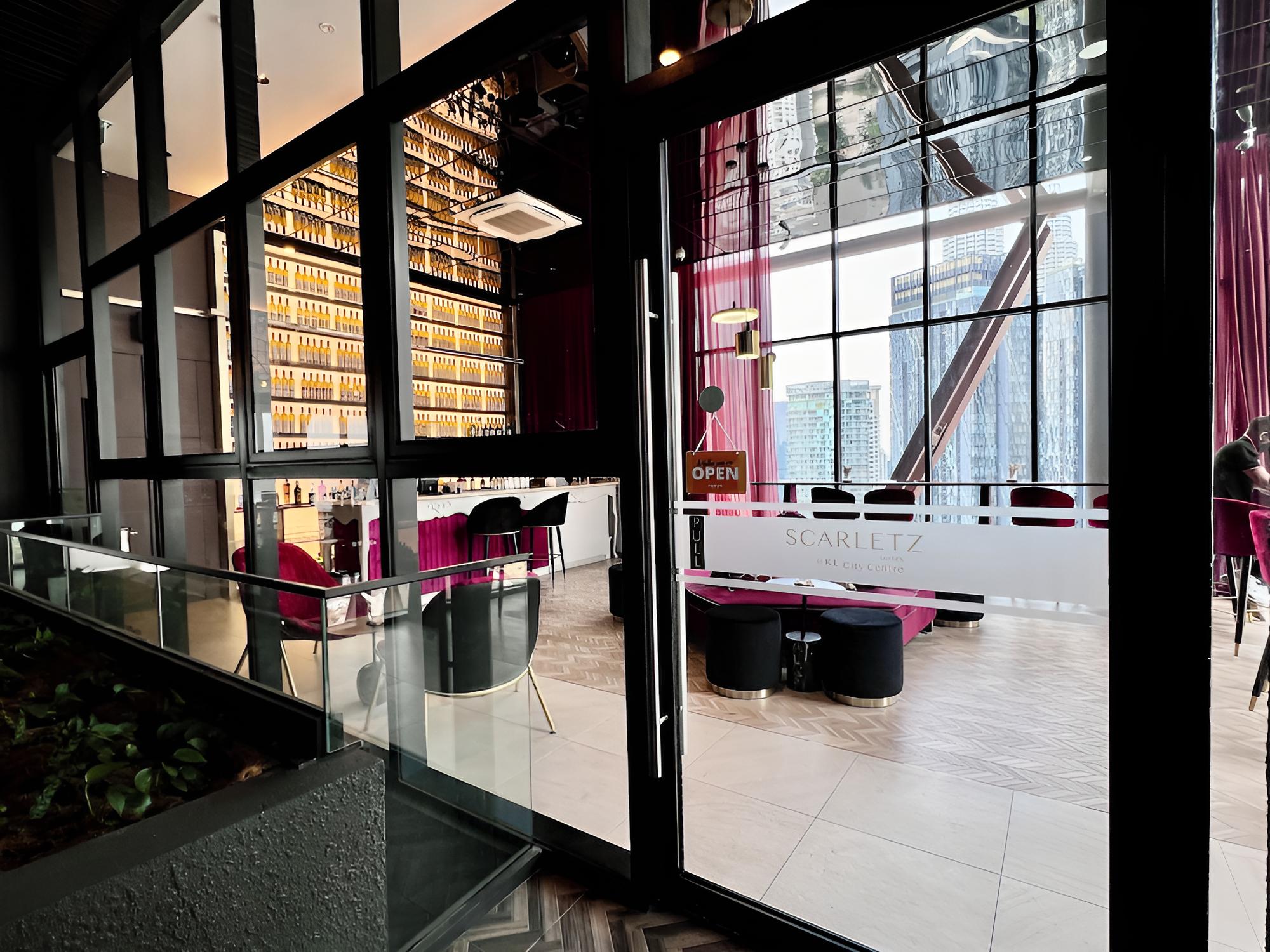 Scarletz Premium Suites by Kay-Stay — 10