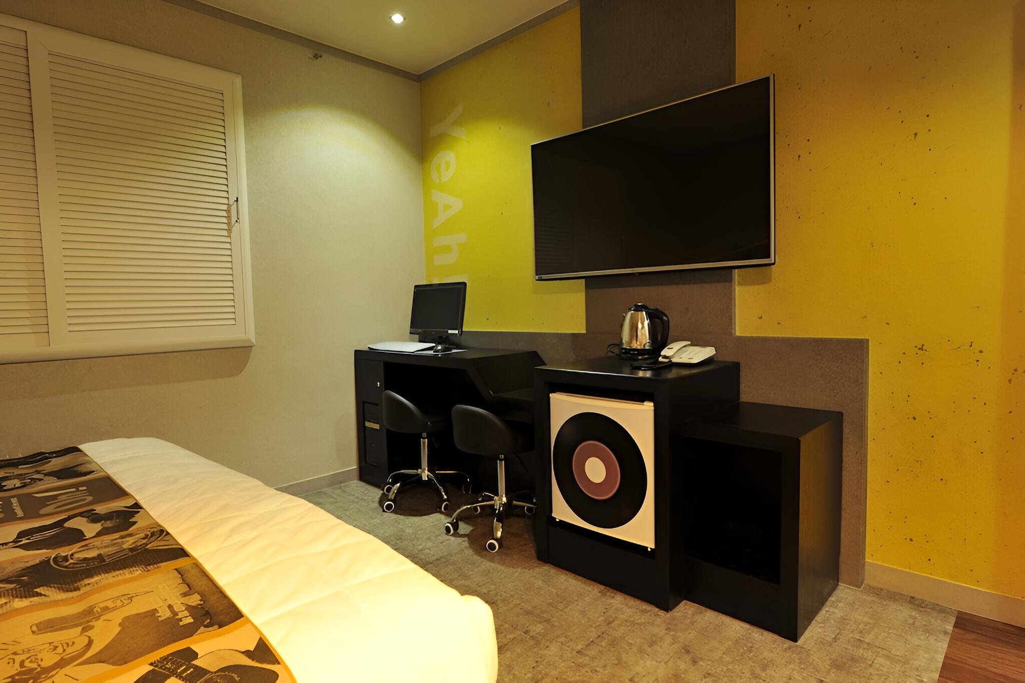 Photo 6