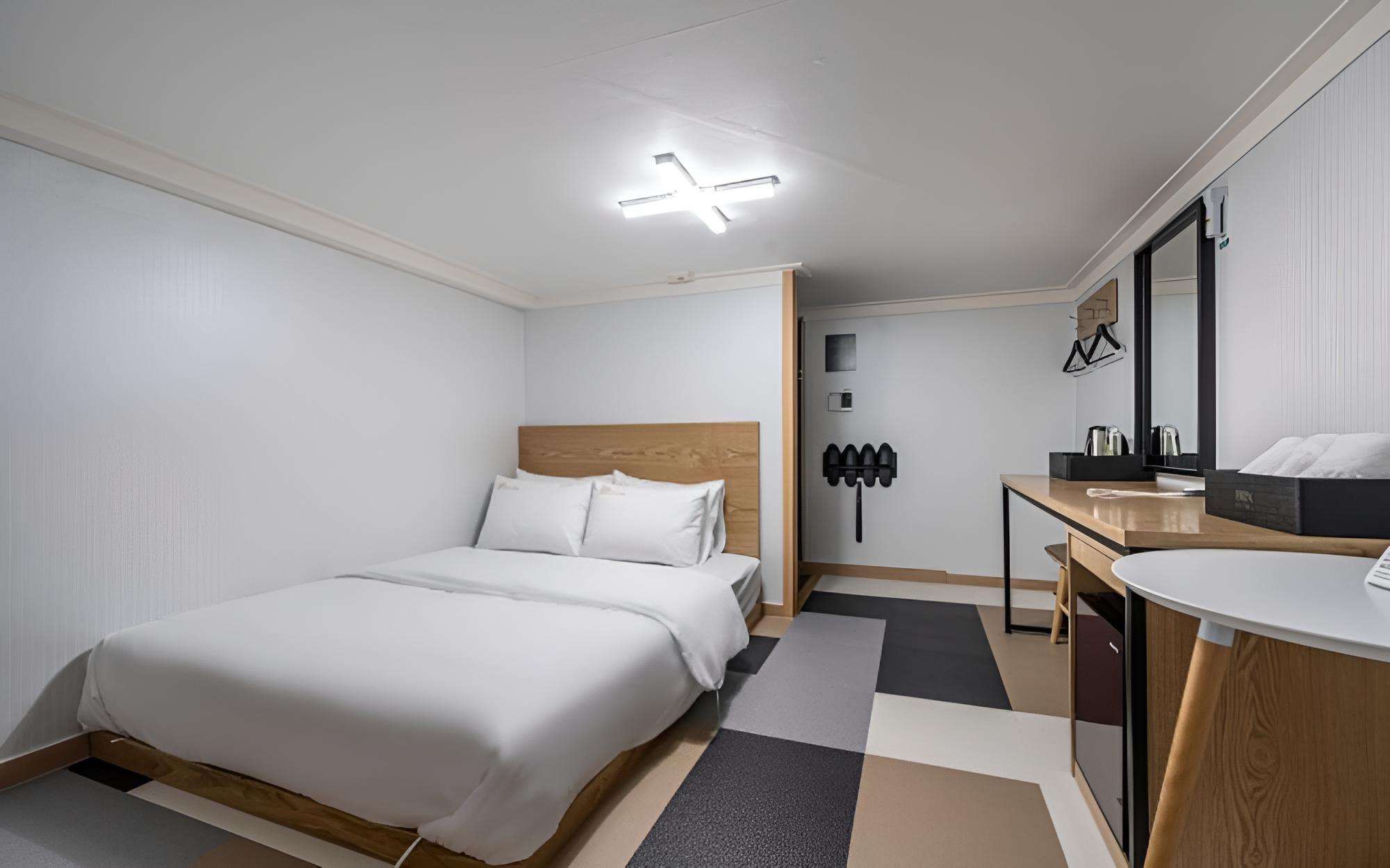Guui Box Hotel view 4