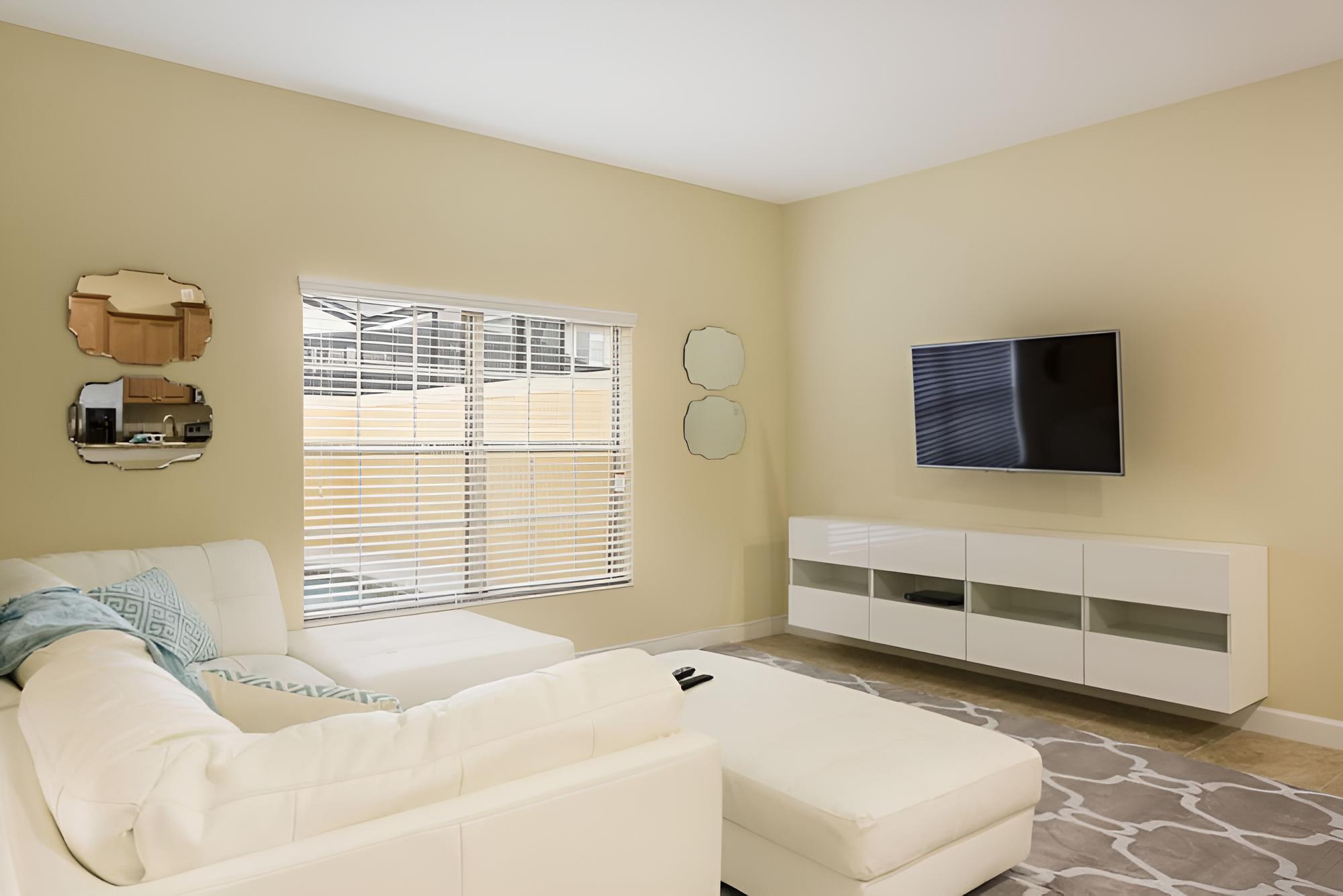 Paradise Palms 8969
