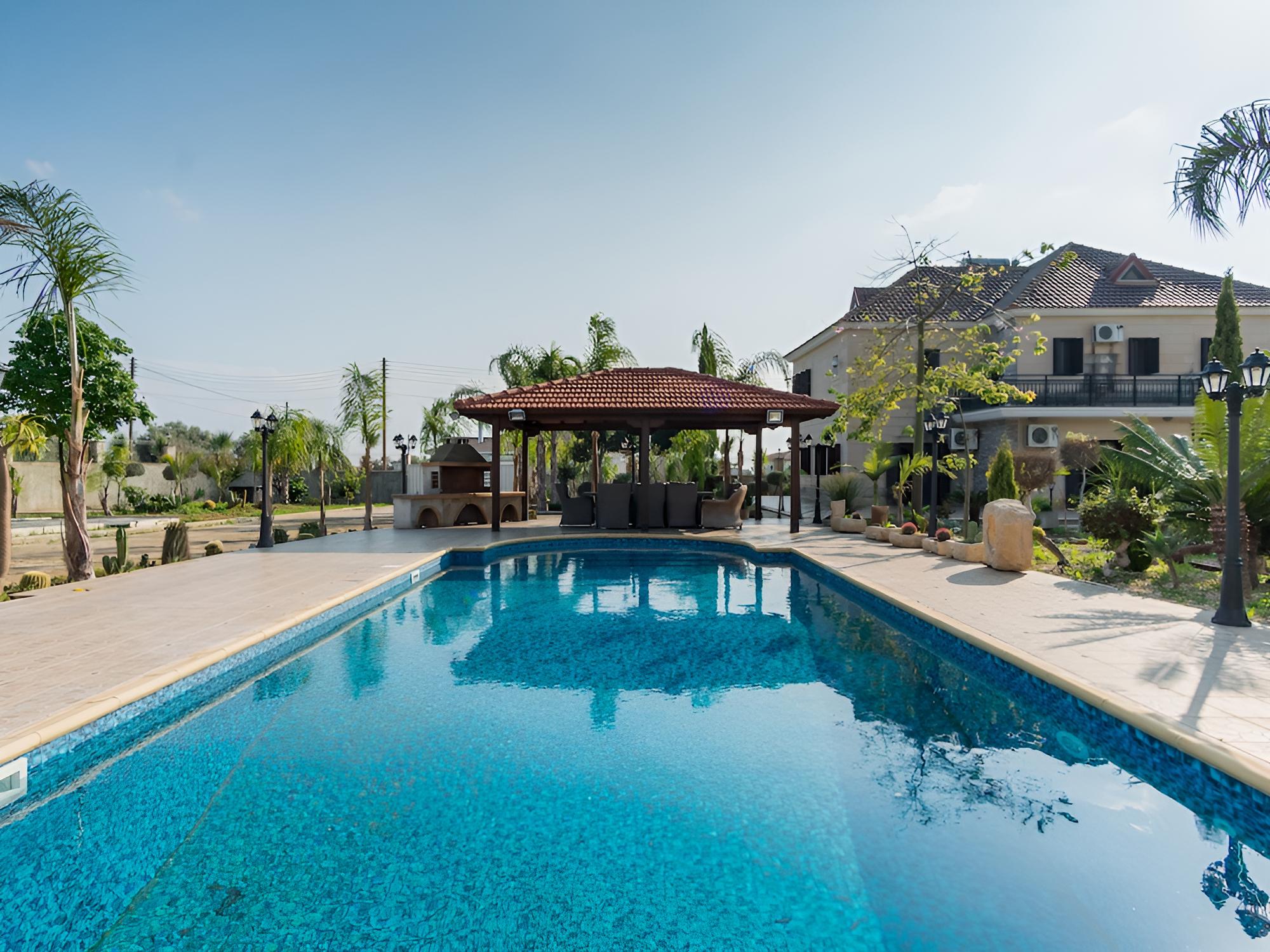 Sanders Ipsonas - Generous Holiday Home w Balcony