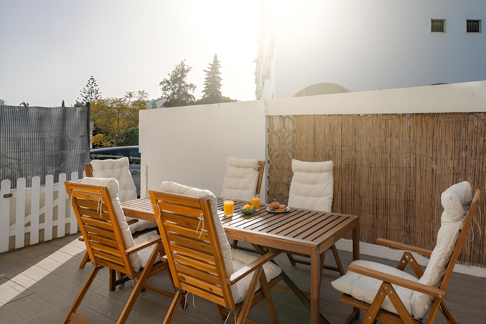 Three-bed House With Private Patio in Quarteira