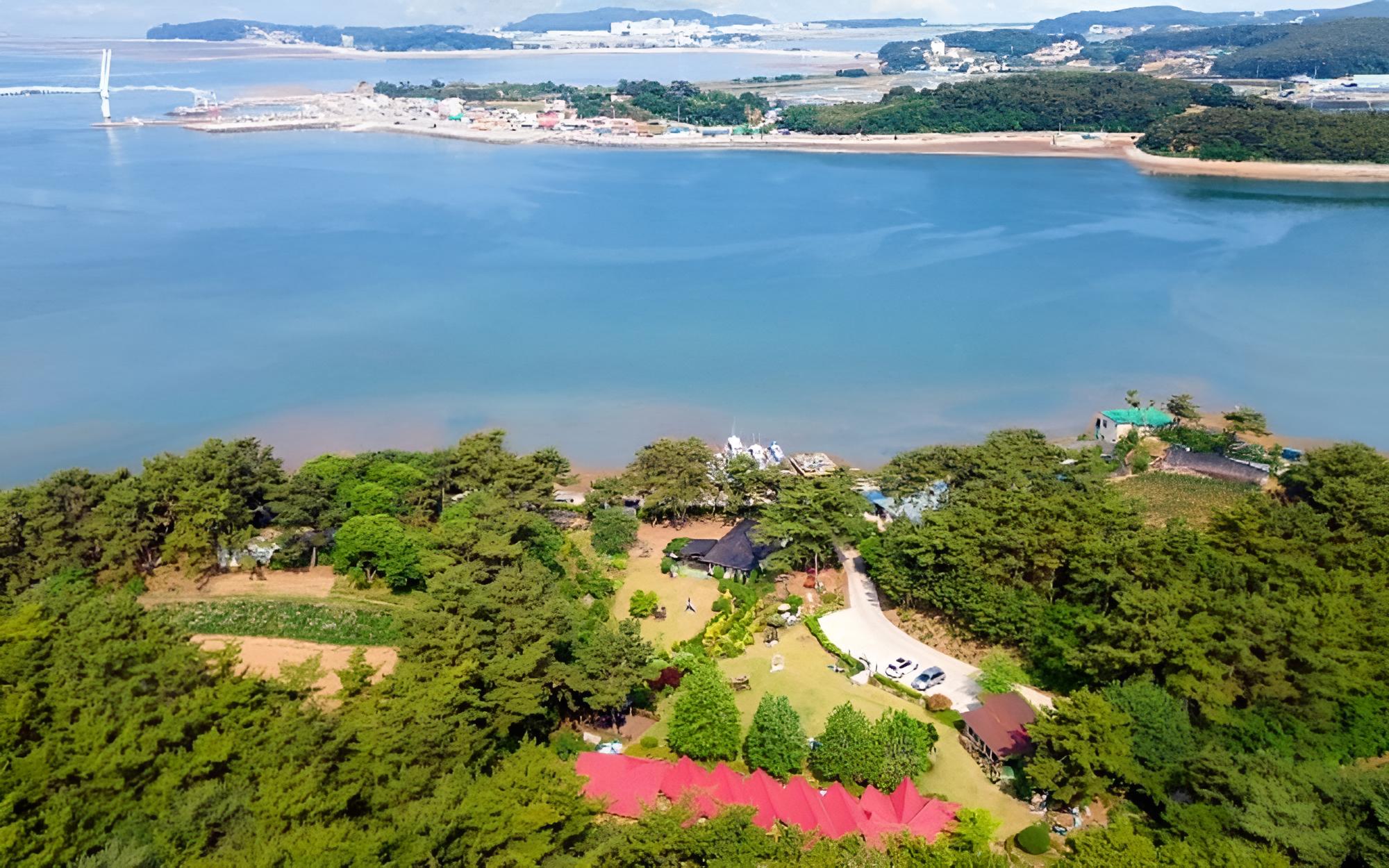 Taean Avec Mont Pension view 5
