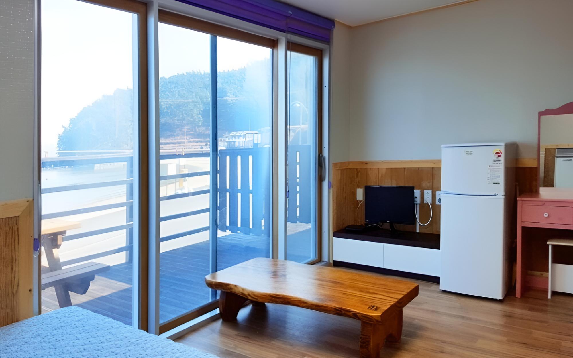 Tongyeong Saryangdo Don Quixote Pension view 4